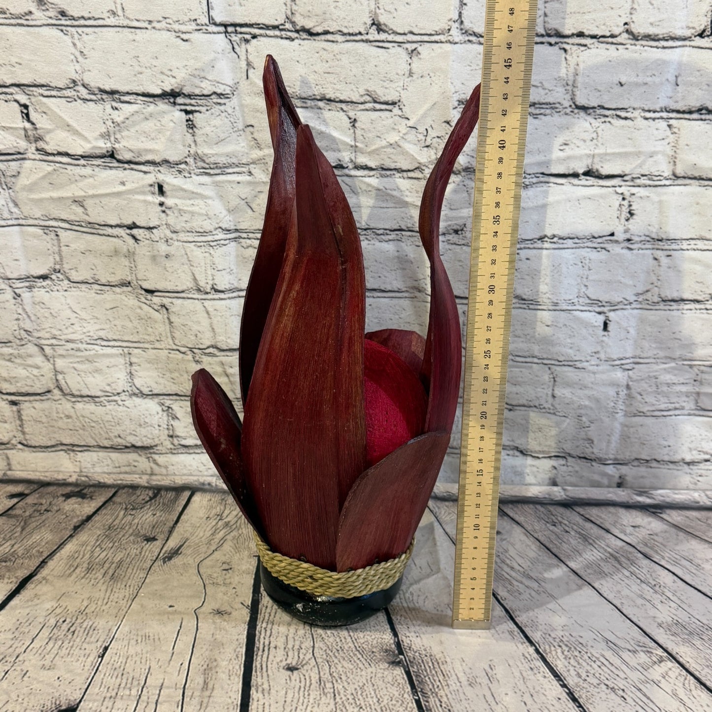 Red Light Red Natural 45cm Tall Leaf Lamp Twist LED UK Mains Plug Design 24