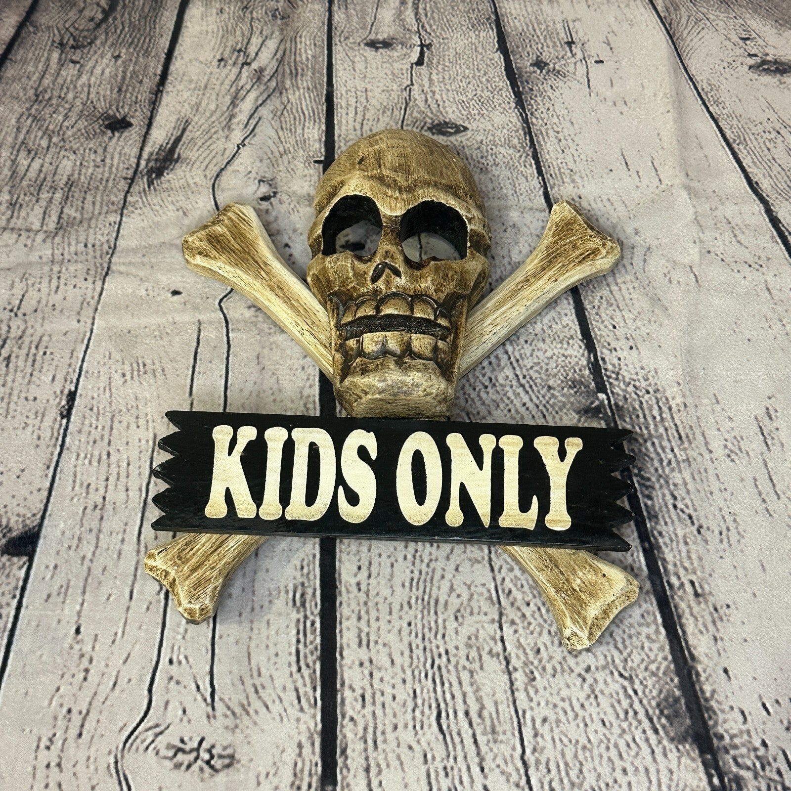 Skull & Crossbones Kids Only Pirate Sign Door Plaque 20cm x 20cm Handmade3