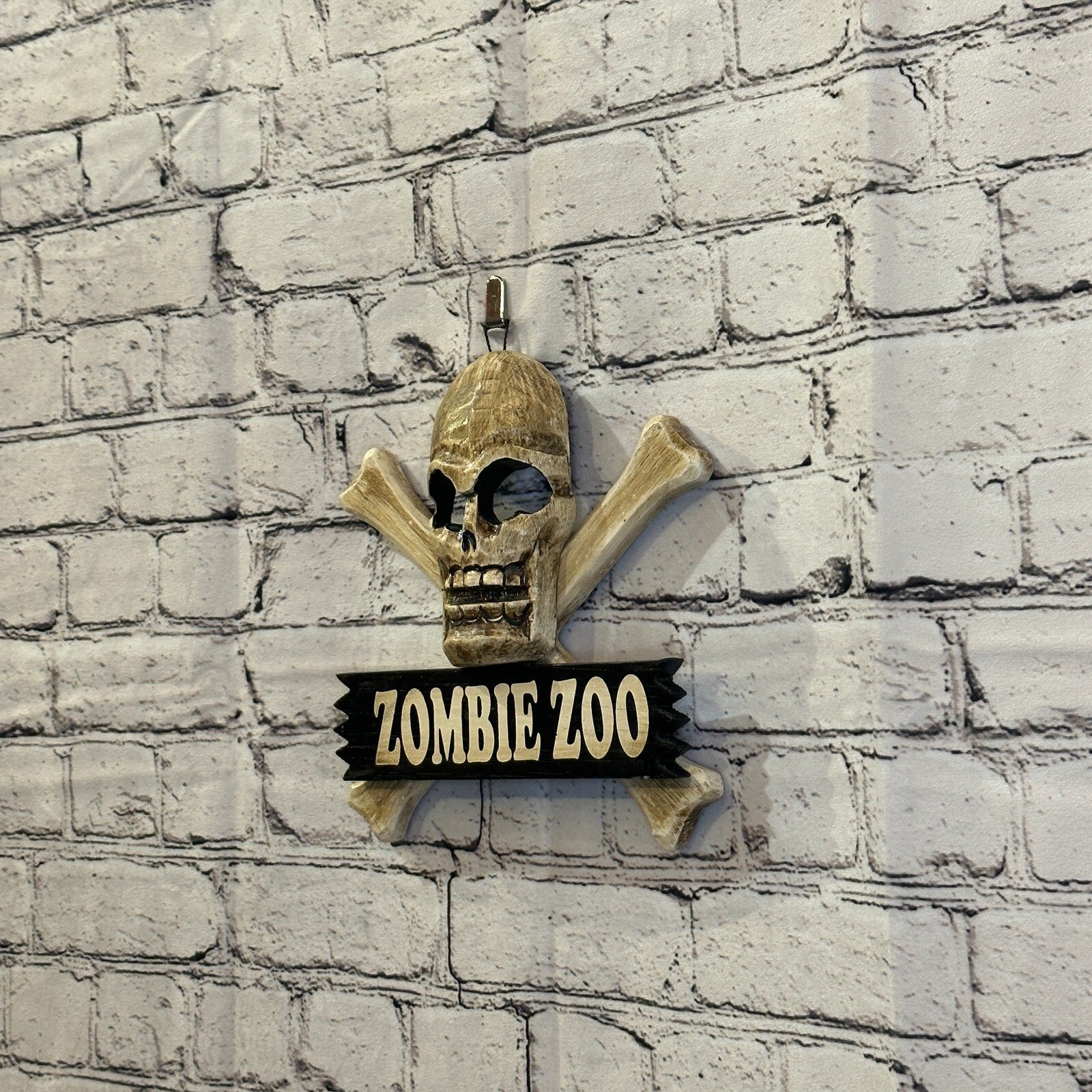 Skull & Crossbones Zombie Zoo Pirate Sign Door Plaque 20cm x 20cm Handmade1