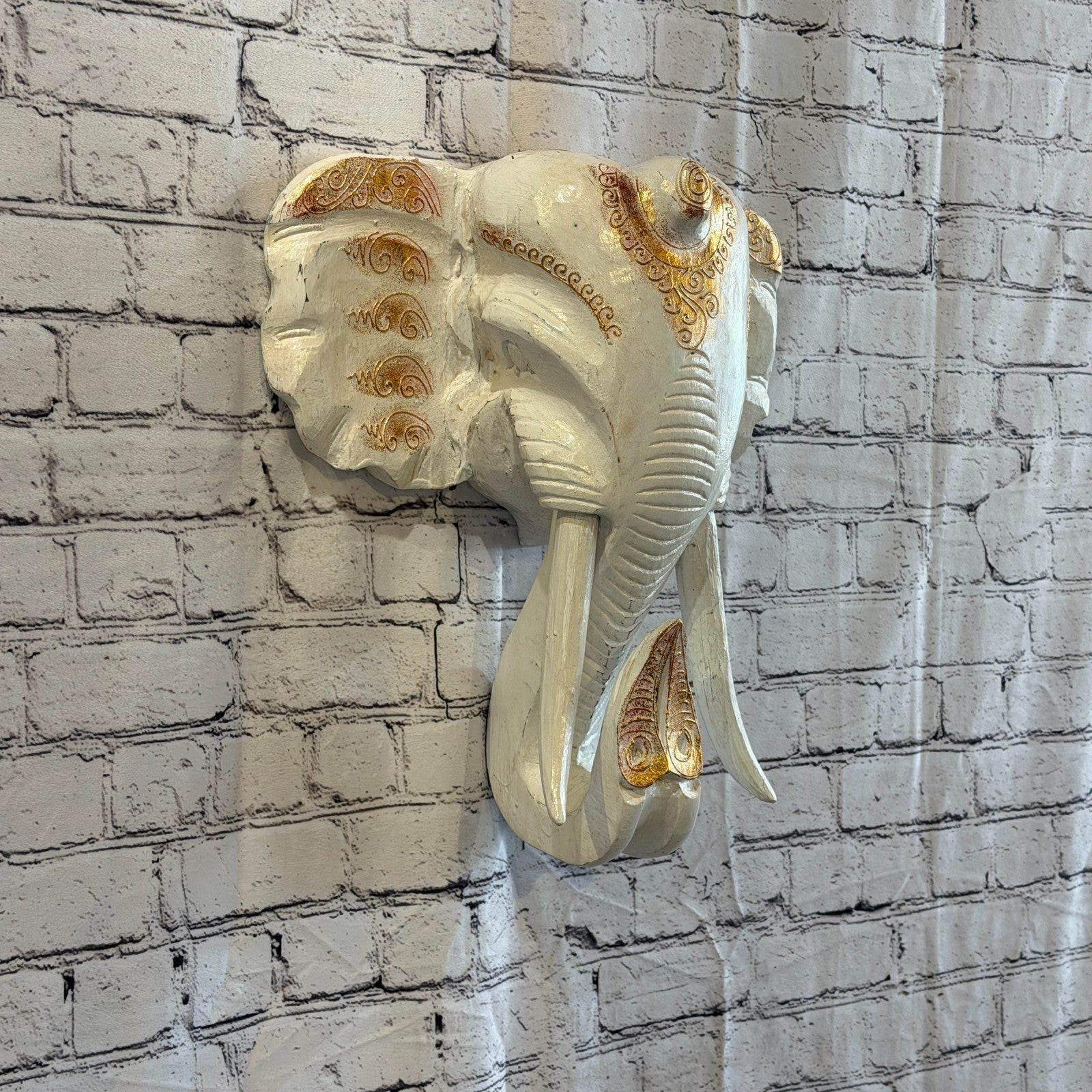 40cm x 40cm White Gold Painted Wood Elephant Head Wall Mounted Art Shabby0