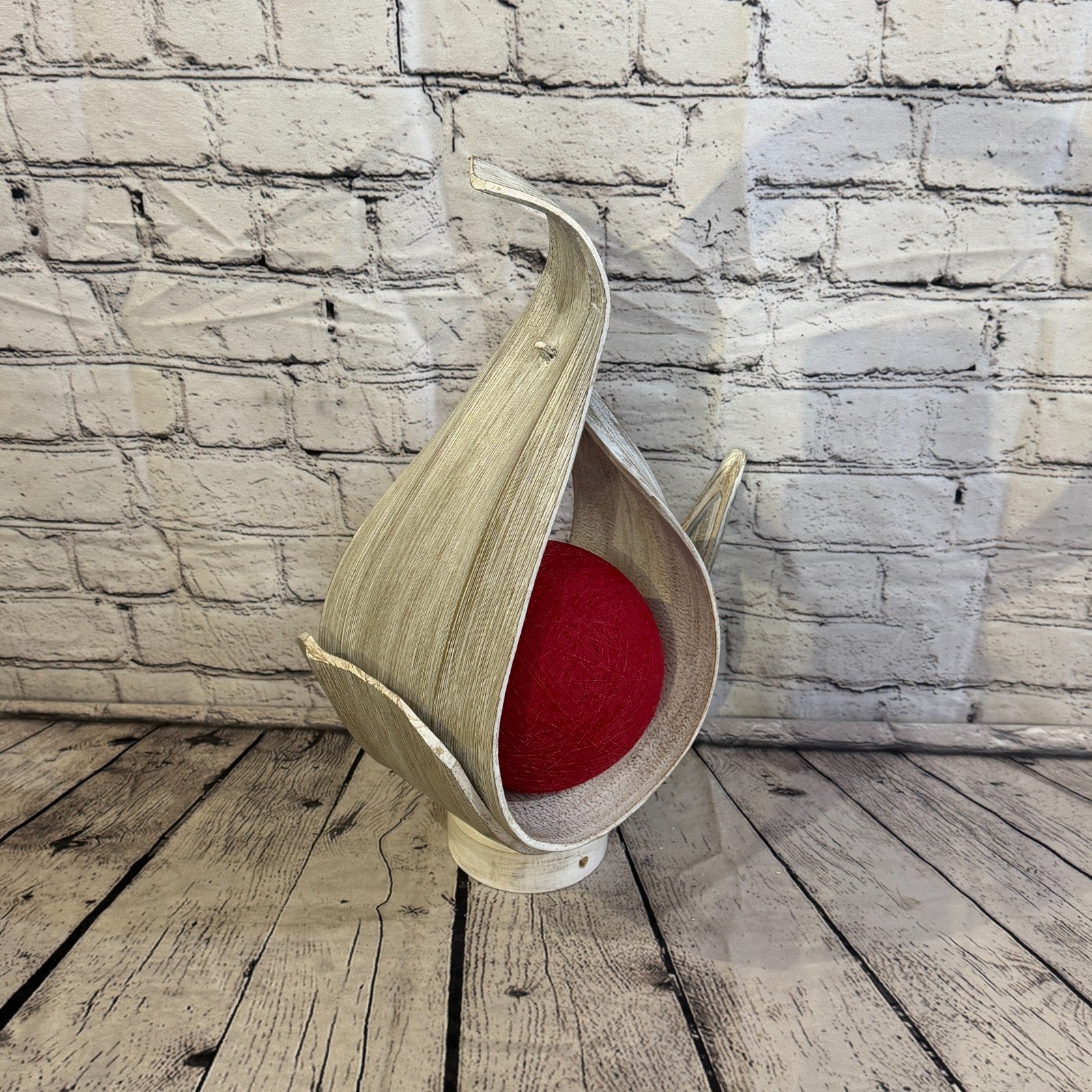 Red Light White Natural 45cm Tall Leaf Lamp Twist LED UK Mains Plug Design 82