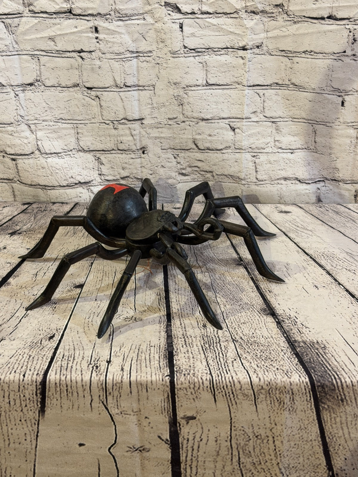 40cm x 30cm Black Widow Wooden Spider Carving Hand Walking Tarantula Statue5