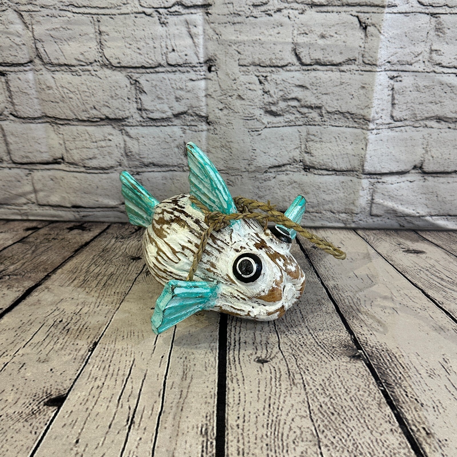 Green White Folk Art Hand Painted Puffer Fish Coconut Shell Ornaments Hanging2