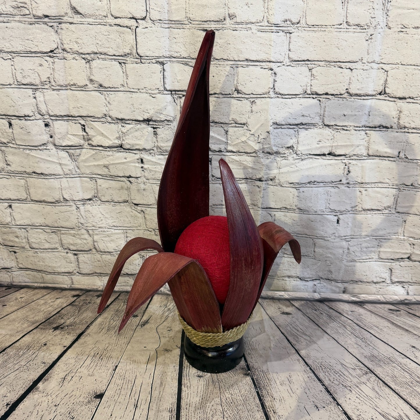 Red Light Red Natural 55cm Tall Leaf Lamp Twist LED UK Mains Plug Design 12