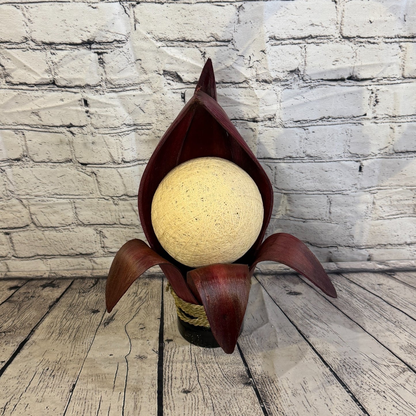 White Light Red Natural 40cm Tall Leaf Lamp Twist LED UK Mains Plug Design 51