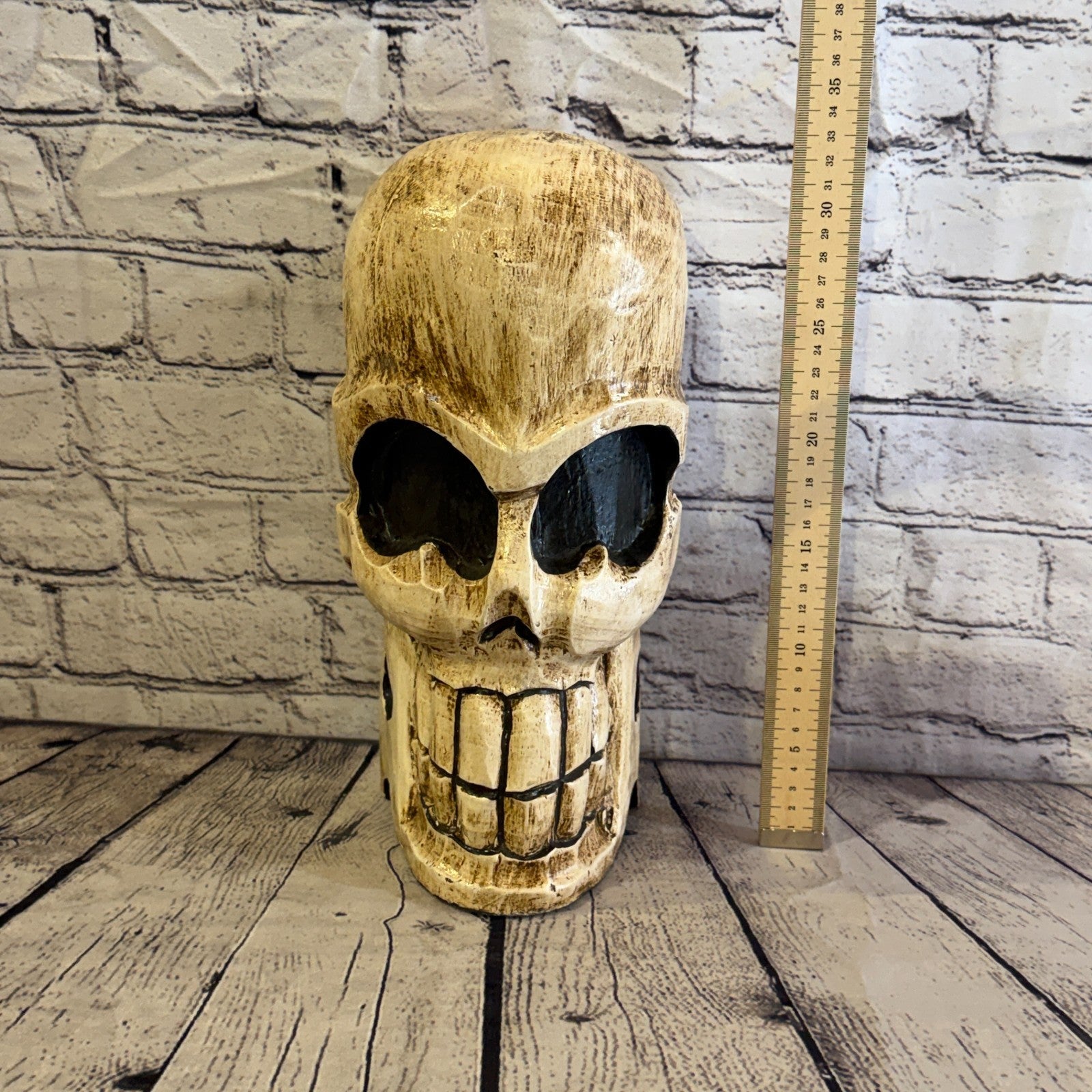 30cm x 15cm Single Skull Round Wooden Statue Coffee Bar Restaurant Garden Pub5