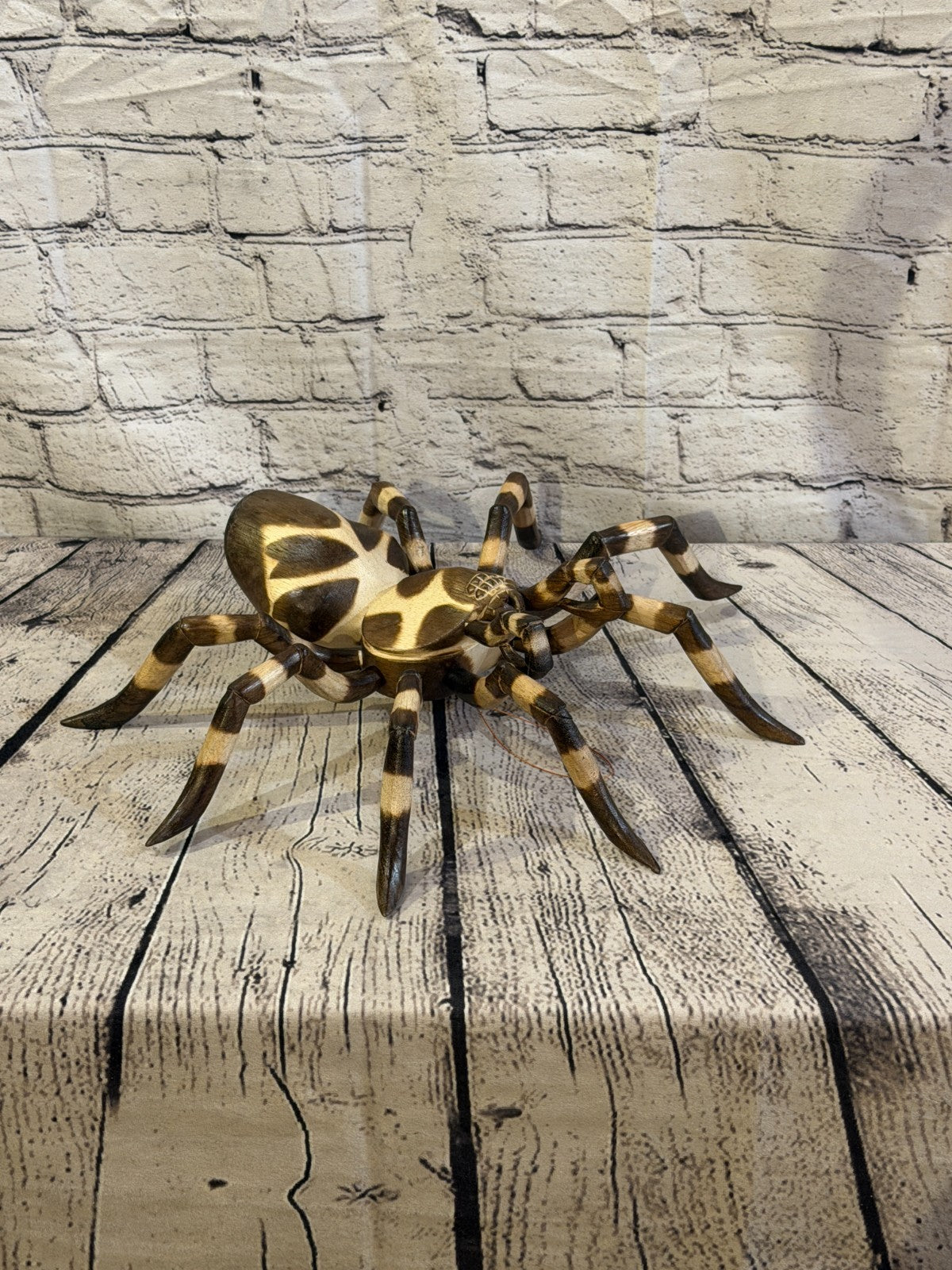 40cm x 30cm Wooden Spider Carving Hand Carved Walking Spider Tarantula Statue5