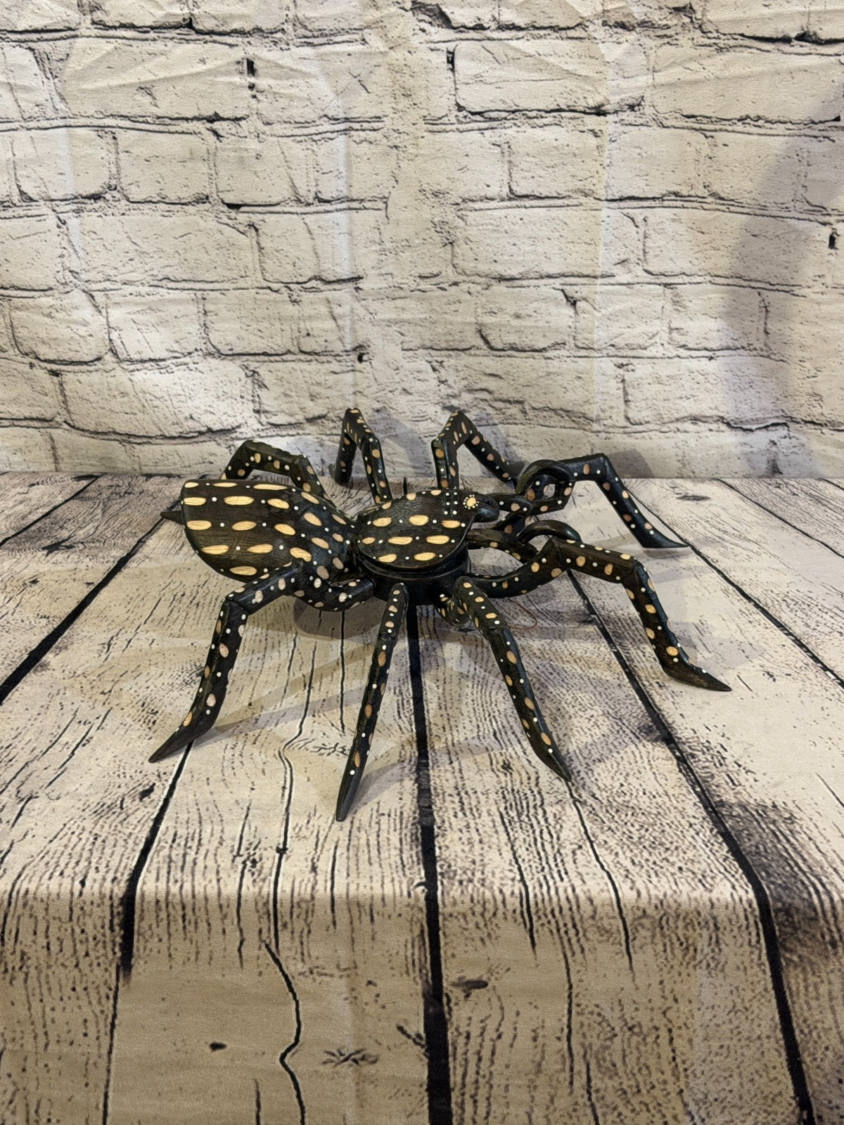 40cm x 30cm Brown Spots Wooden Spider Carving Hand Walking Tarantula Statue6