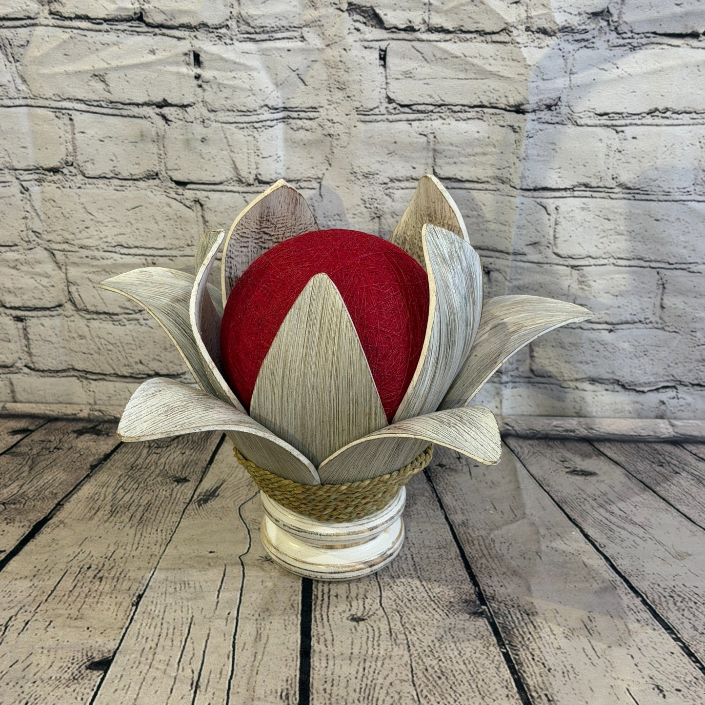 Red Light White Natural 25cm Tall Leaf Lamp Twist LED UK Mains Plug Design 92