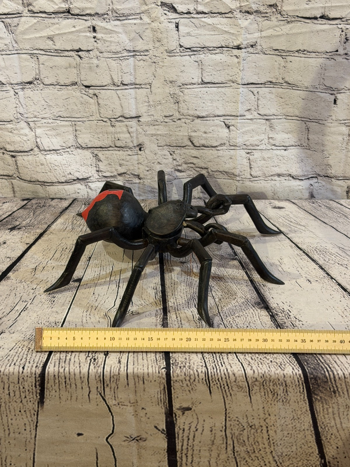 40cm x 30cm Black Widow Wooden Spider Carving Hand Walking Tarantula Statue9