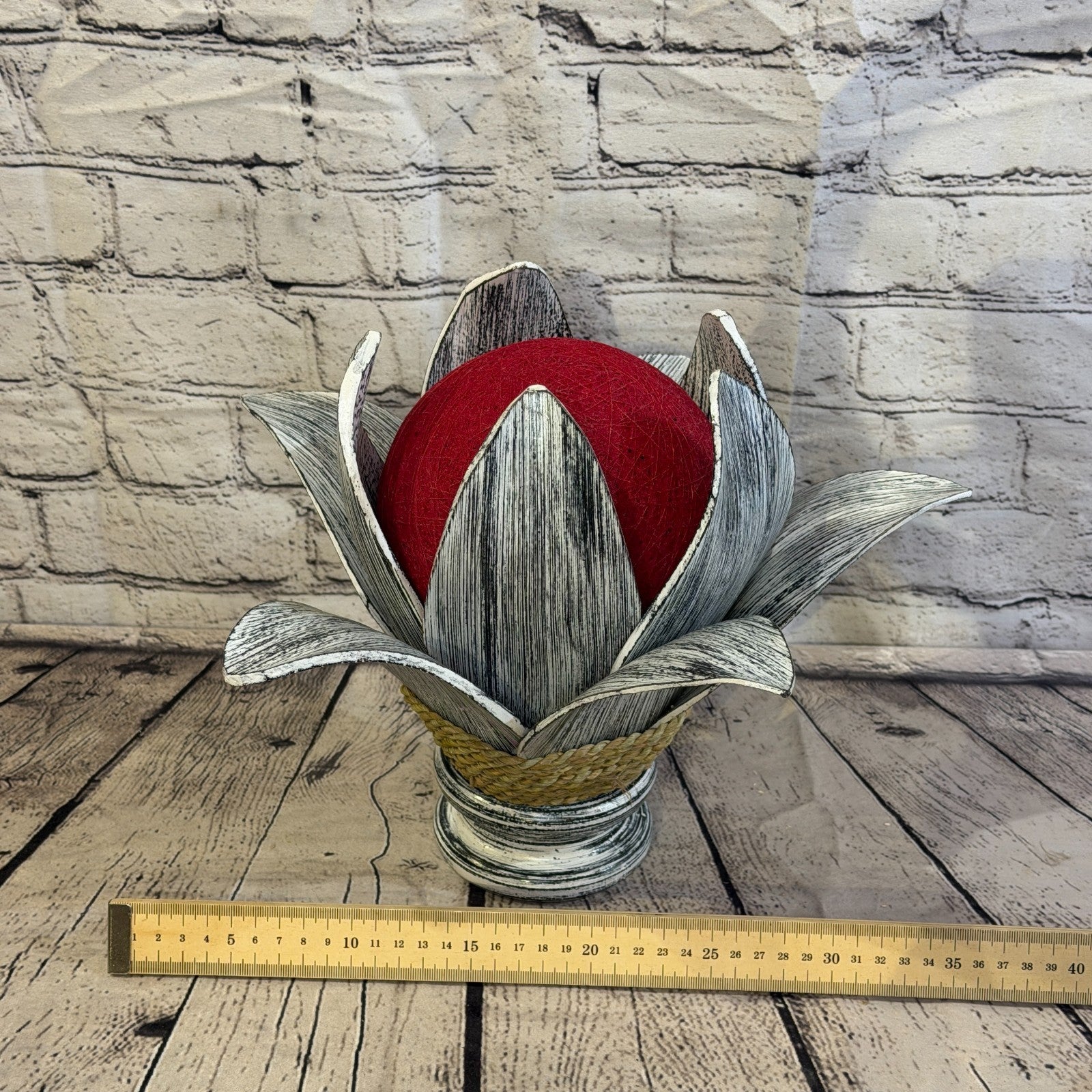 Red Light Silver Natural 25cm Tall Leaf Lamp Twist LED UK Mains Plug Design 95