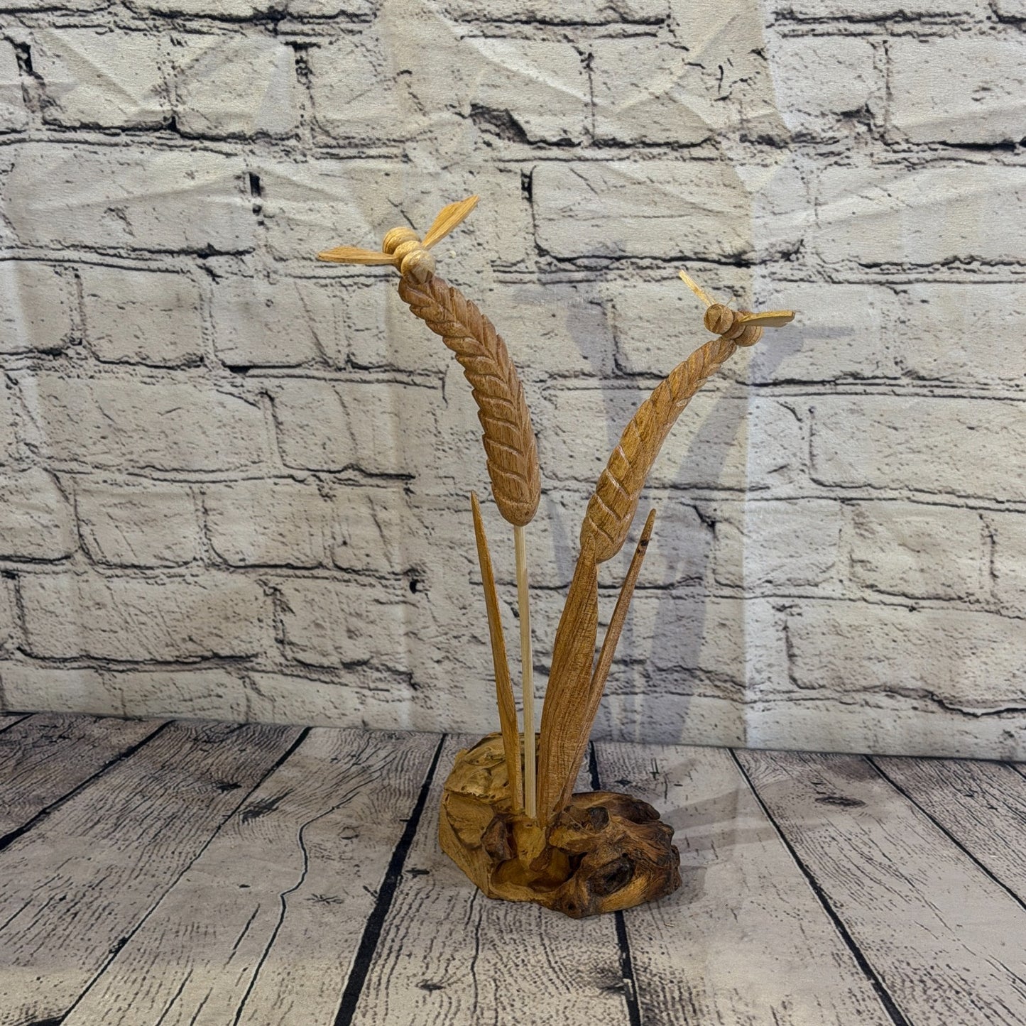 35cm 2 Bees On Wheat Reeds Stand Parasite Wood Ornament Natural Carving Wooden2