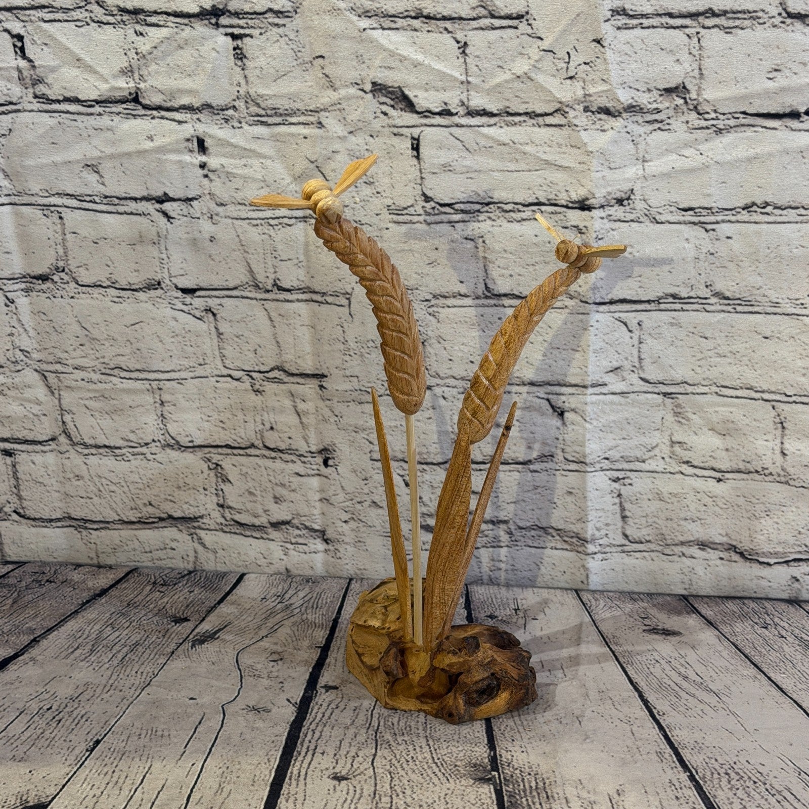 35cm 2 Bees On Wheat Reeds Stand Parasite Wood Ornament Natural Carving Wooden2