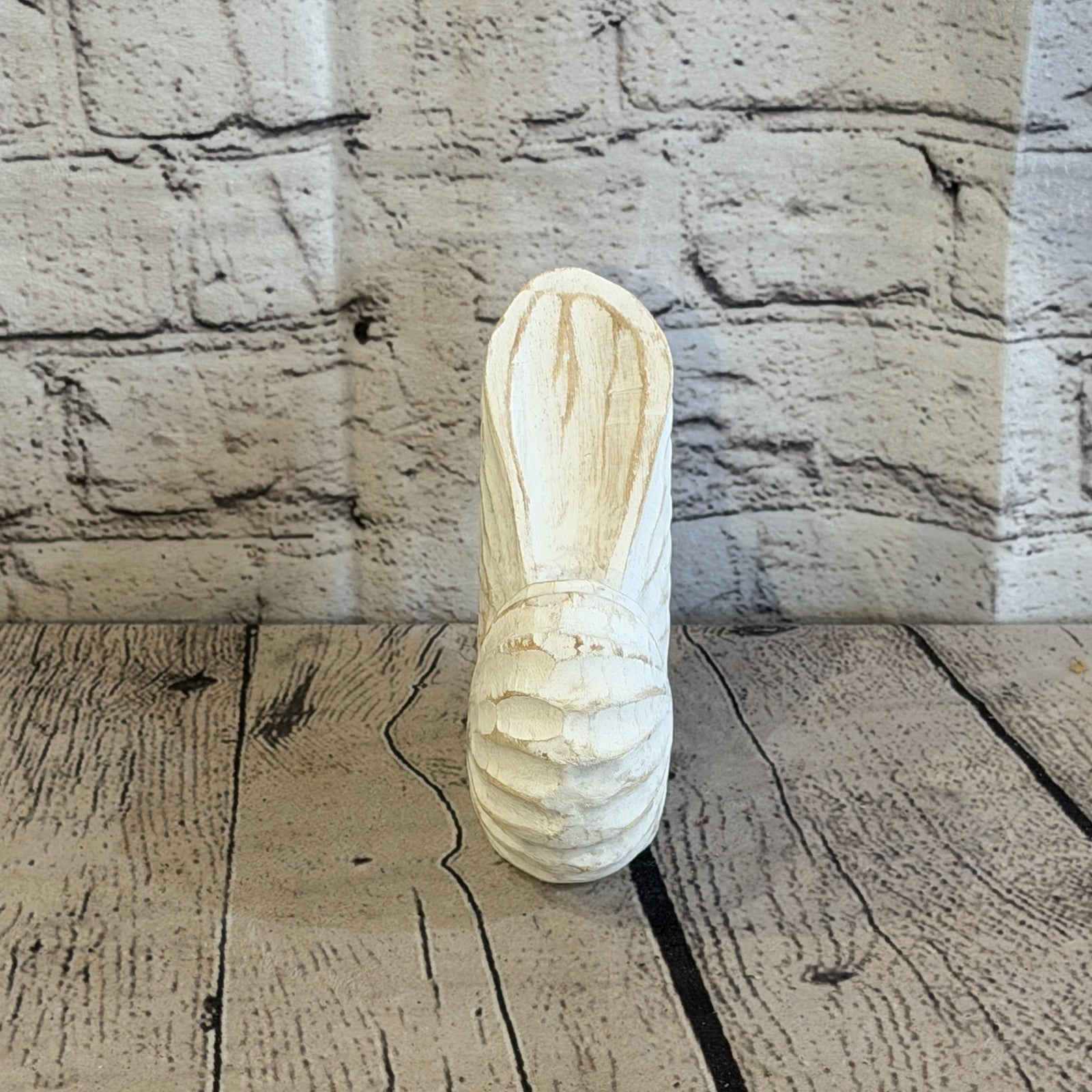15cm White Shabby Pastel Nautilus Shell Ornament Decor Carved Light Wood Figure1