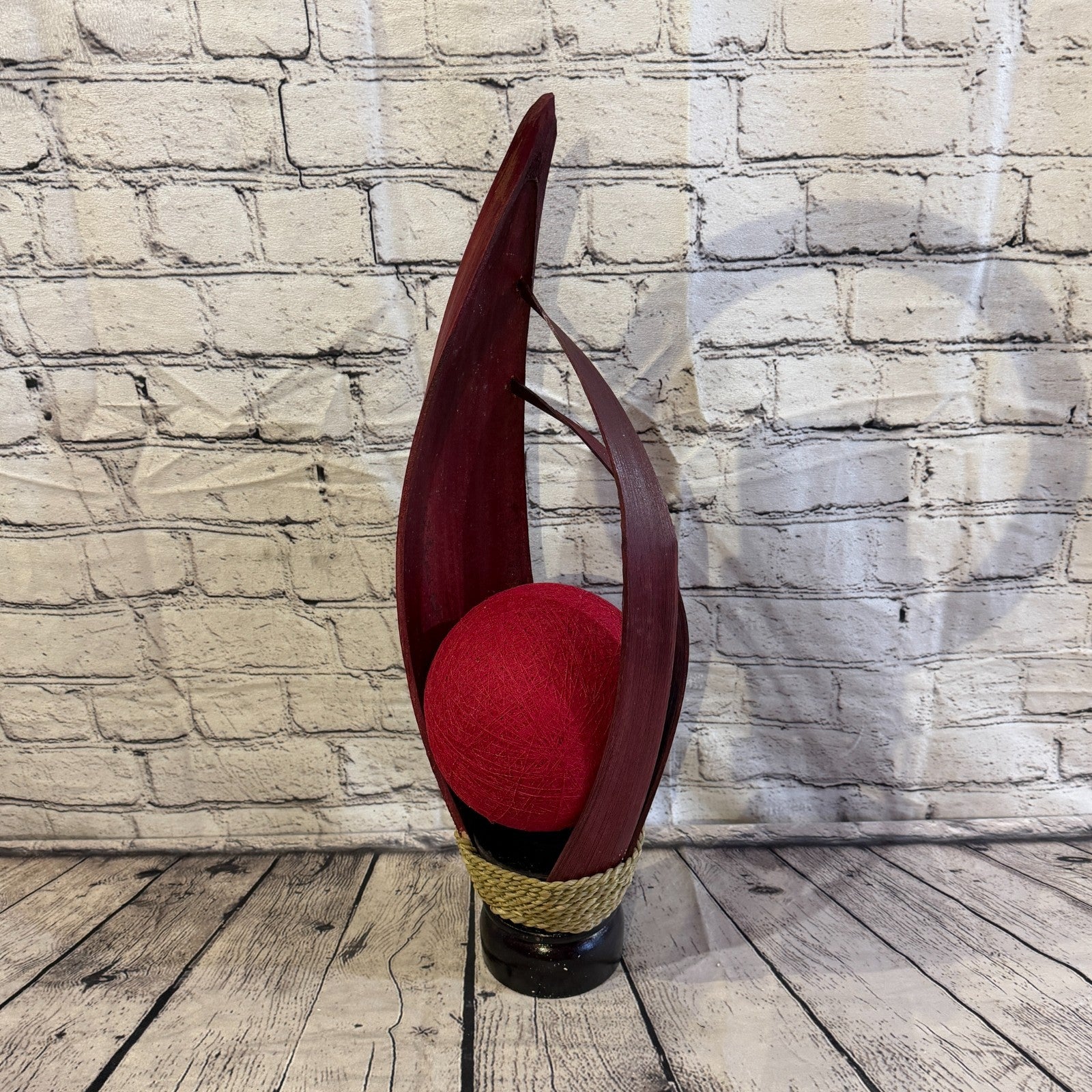 Red Light Red Natural 55cm Tall Leaf Lamp Twist LED UK Mains Plug Design 32