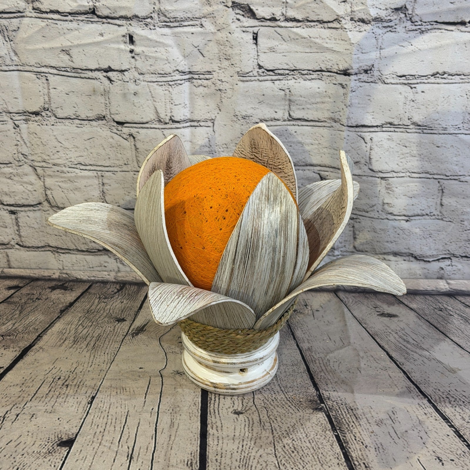 Orange Light White Natural 25cm Tall Leaf Lamp Twist LED UK Mains Plug Design 90