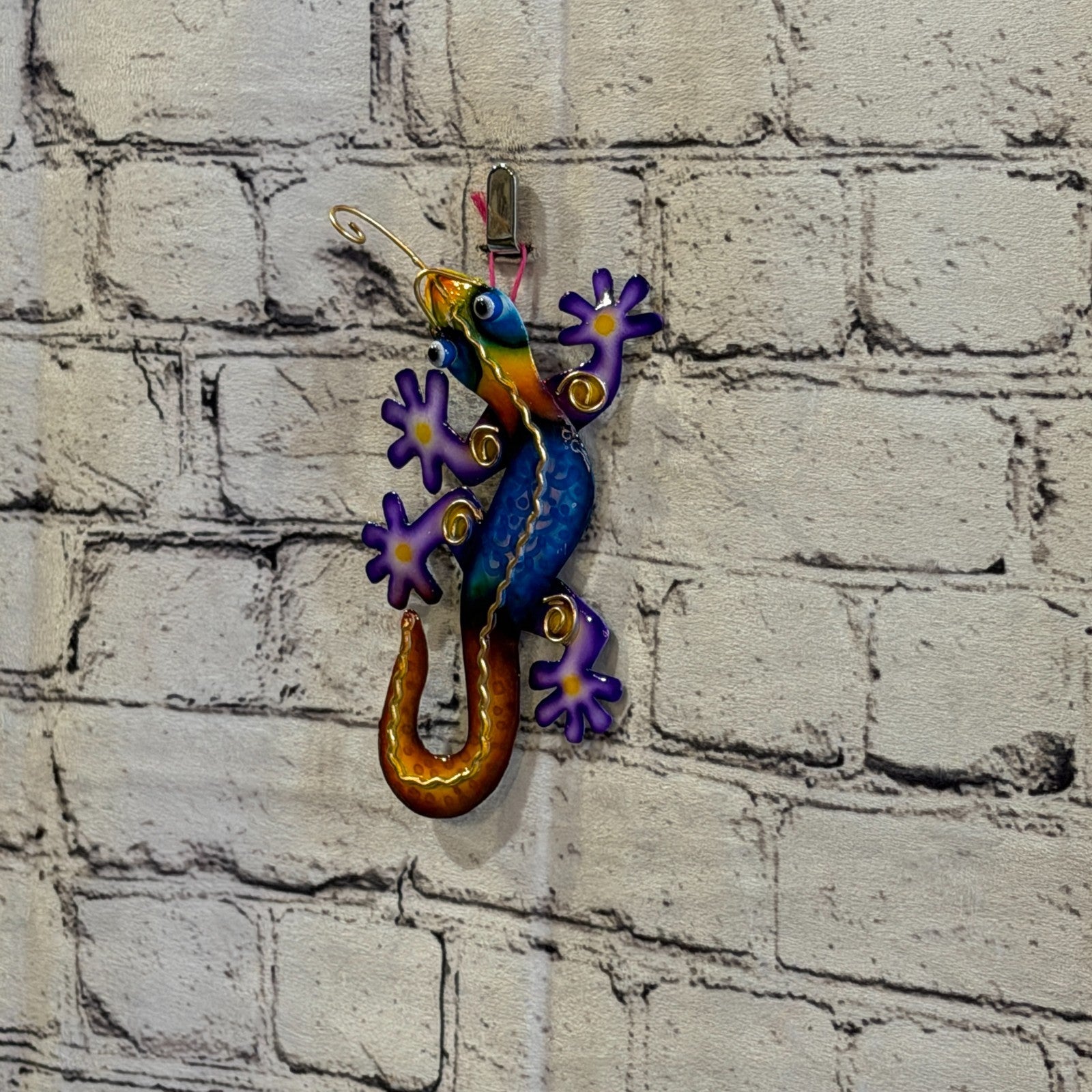 15cm x 8cm Blue Gecko Lizard Metal Tin Wall Hanging Ornament Painted Statue1
