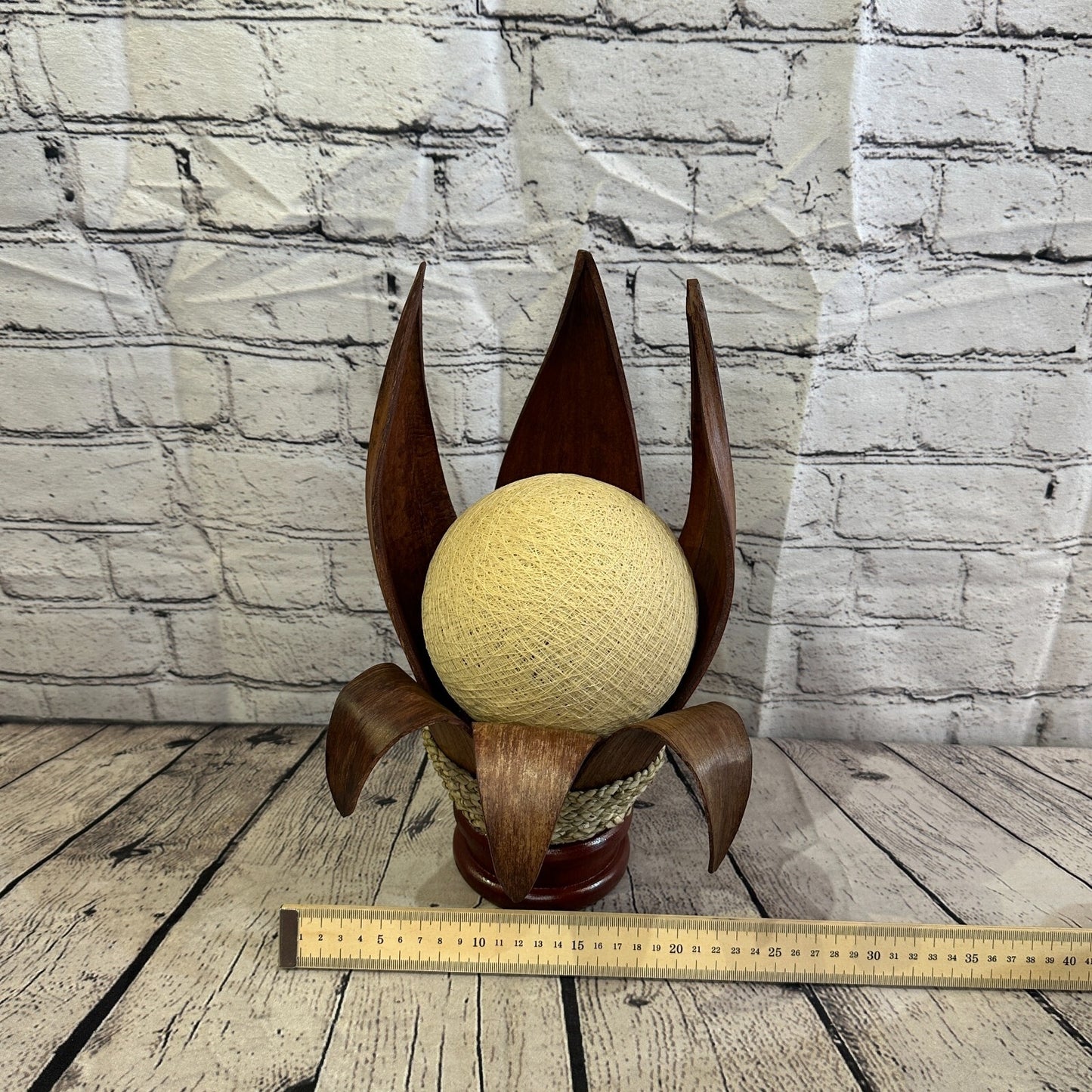 White Light Brown Natural 35cm Tall Leaf Lamp Twist LED UK Mains Plug Design 35