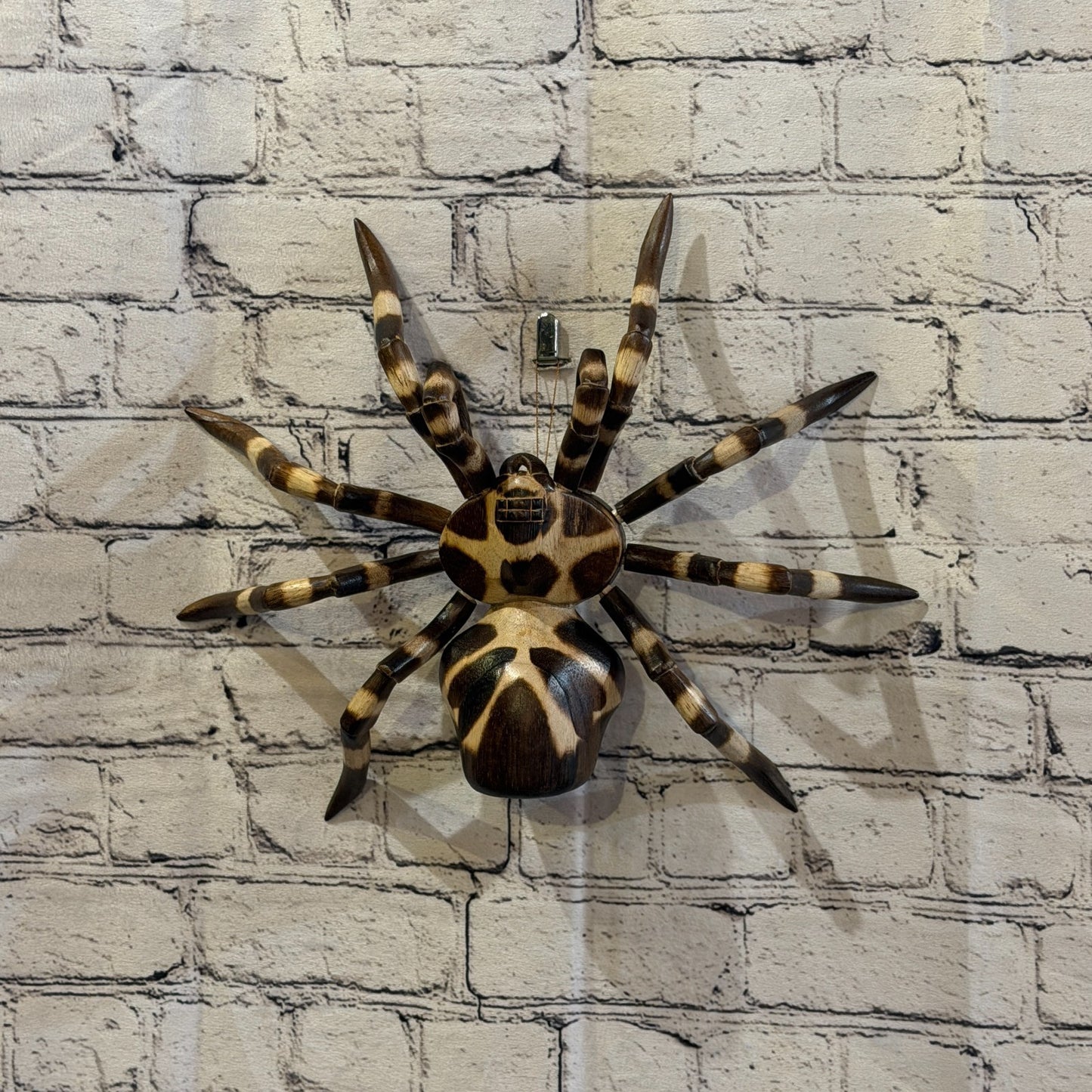 30cm x 25cm Wooden Spider Carving Hand Carved Walking Spider Tarantula Statue2