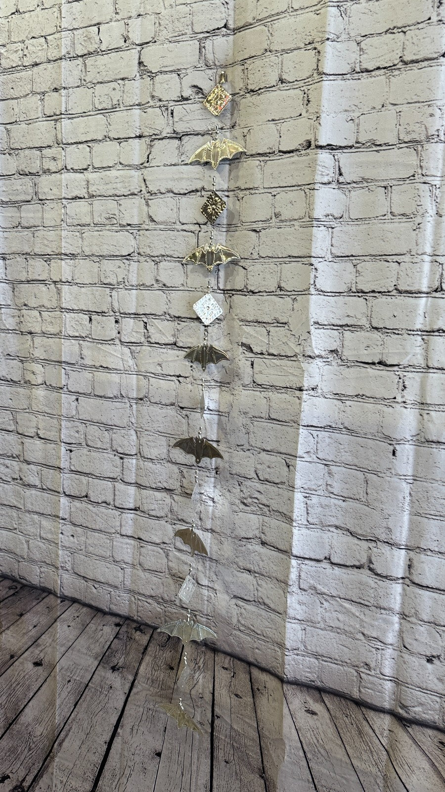 Aluminium Stamped Sitting Bat String Wall Hangings Home Decoration5