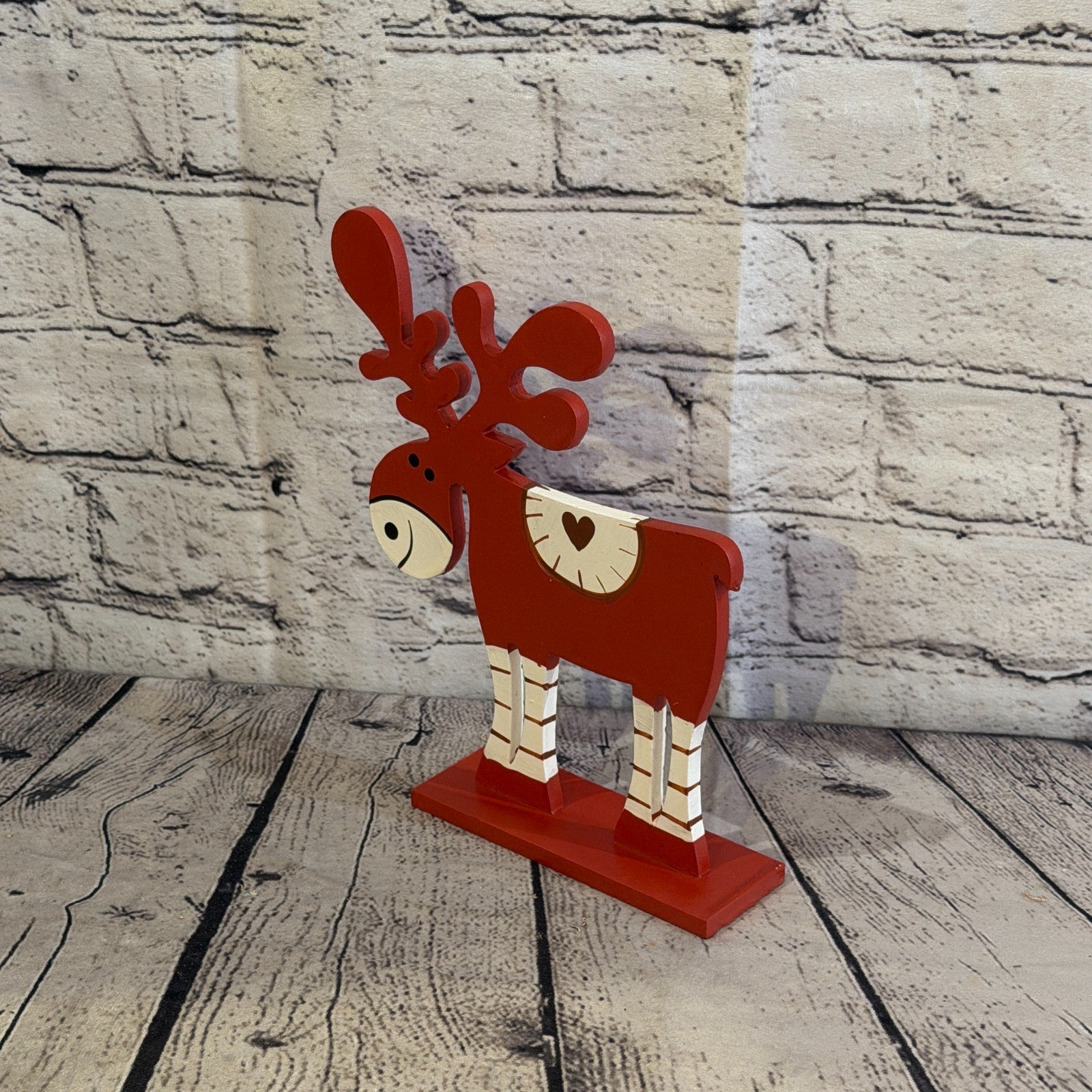 25cm x 20cm Red Heart Handcrafted Wood Reindeer Xmas Christmas Ornament Antlers1