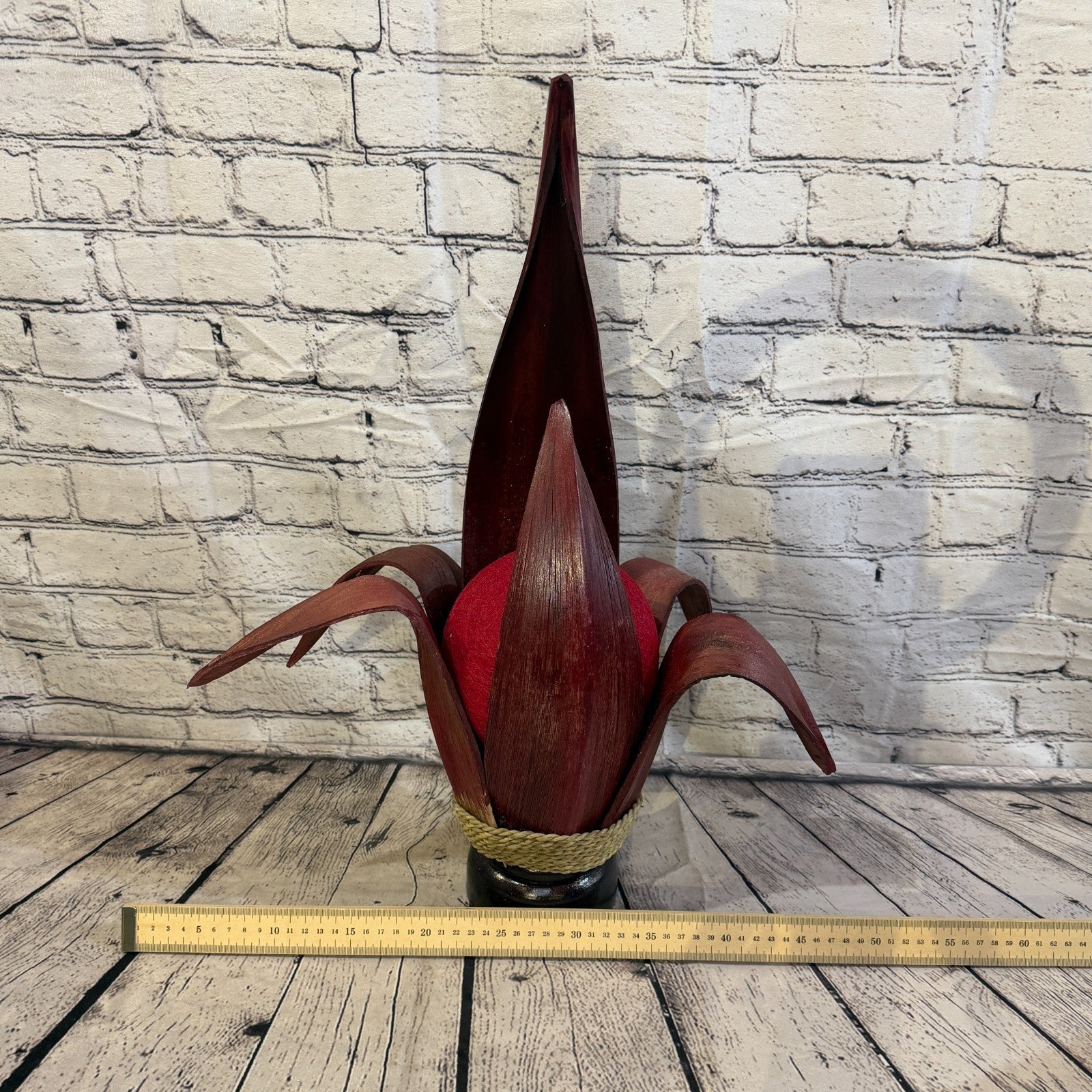 Red Light Red Natural 55cm Tall Leaf Lamp Twist LED UK Mains Plug Design 16