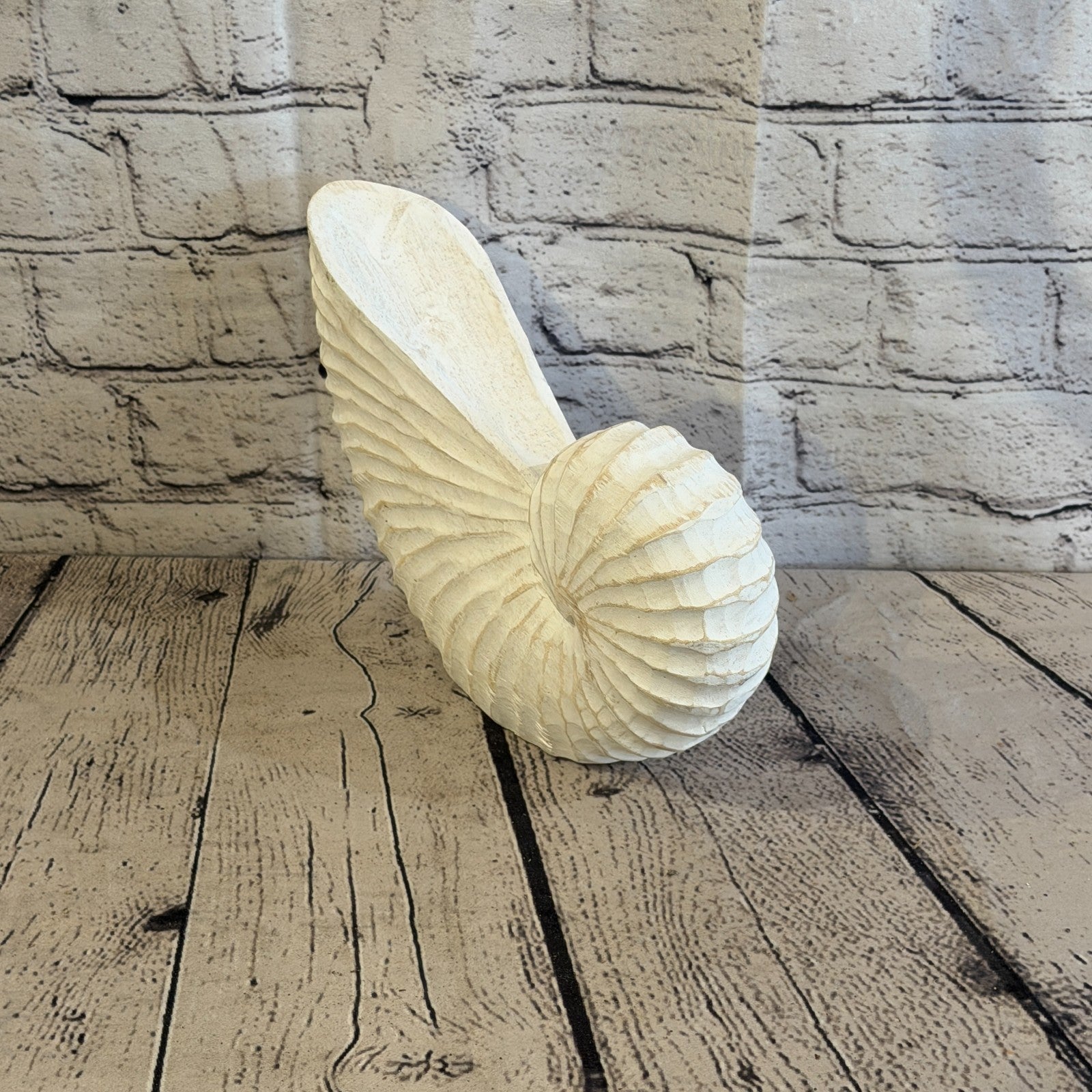 25cm White Shabby Pastel Nautilus Shell Ornament Decor Carved Light Wood Figure2