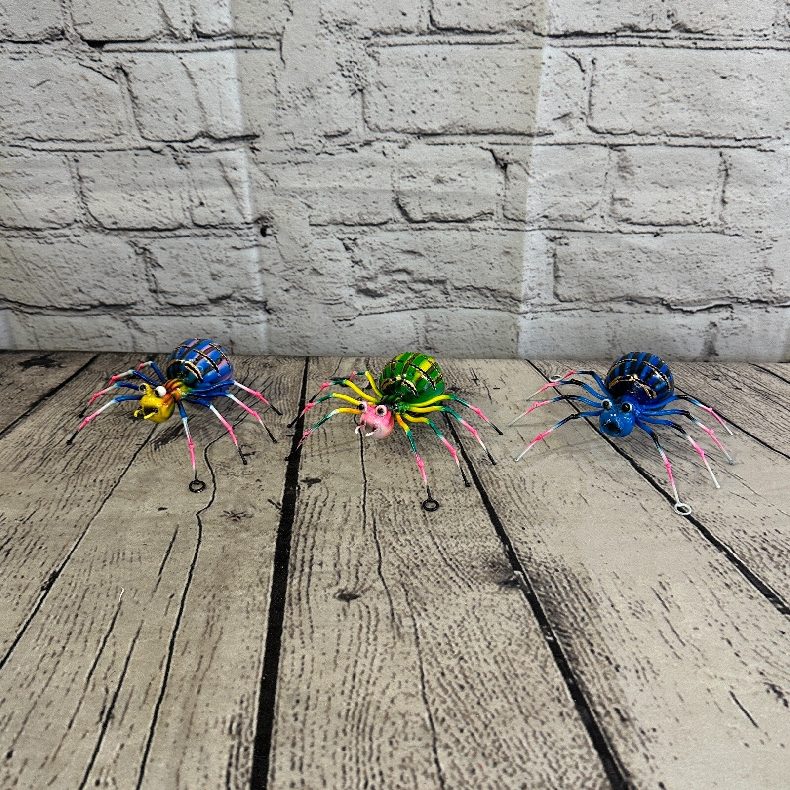 12cm x 8cm Blue Spider Bug Metal Tin Wall Hanging Ornament Painted Statue12