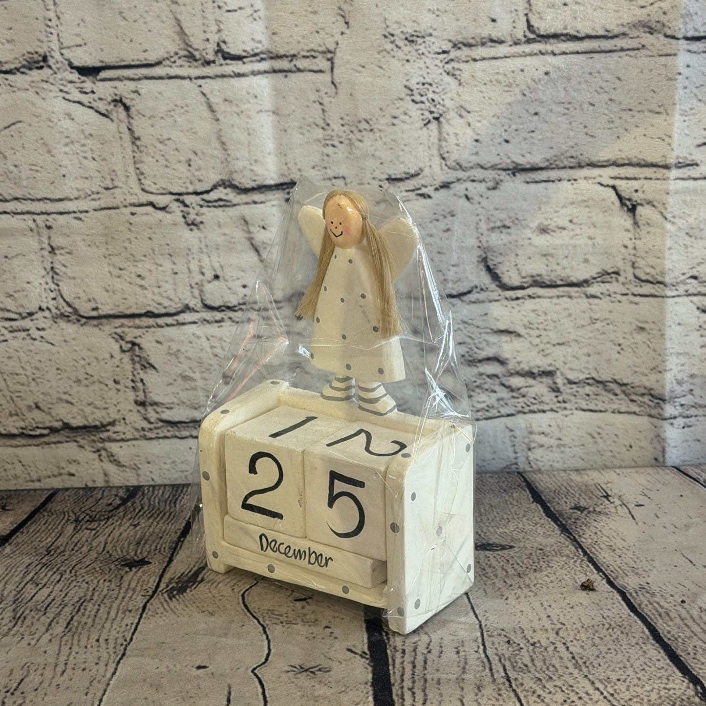 15cm White Hand Carved Painted Wooden Angel Block Calendar for Desk Display0