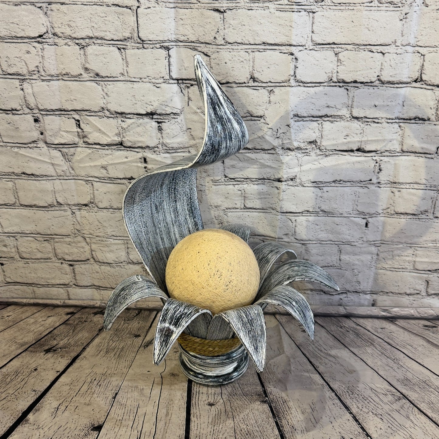 White Light Silver Natural 50cm Tall Leaf Lamp Twist LED UK Mains Plug Design 72