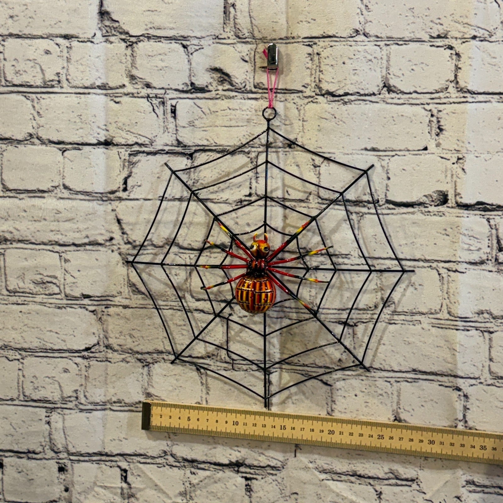 30cm x 30cm Red Spider On Web Bug Metal Tin Wall Hanging Ornament Statue3