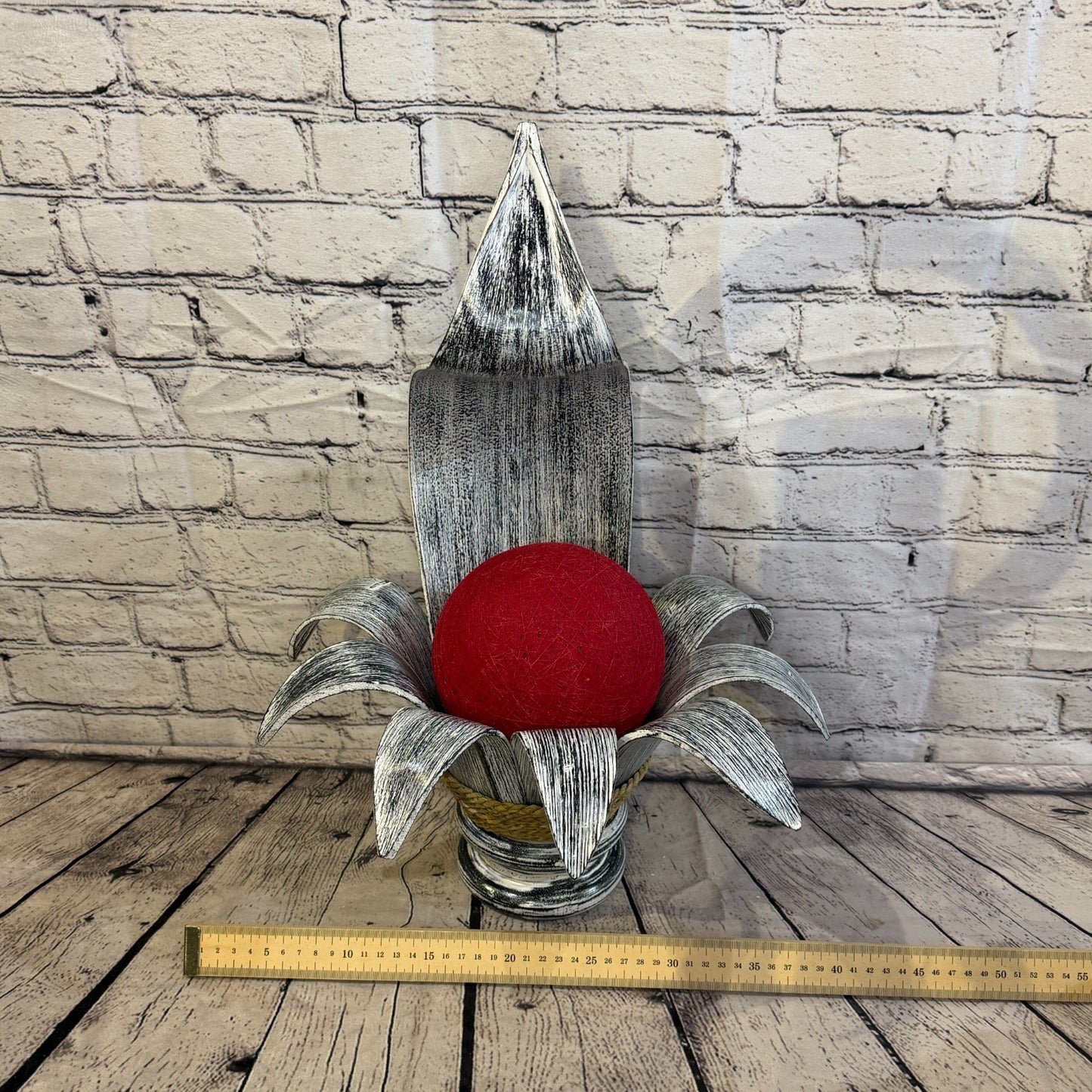 Red Light Silver Natural 50cm Tall Leaf Lamp Twist LED UK Mains Plug Design 76
