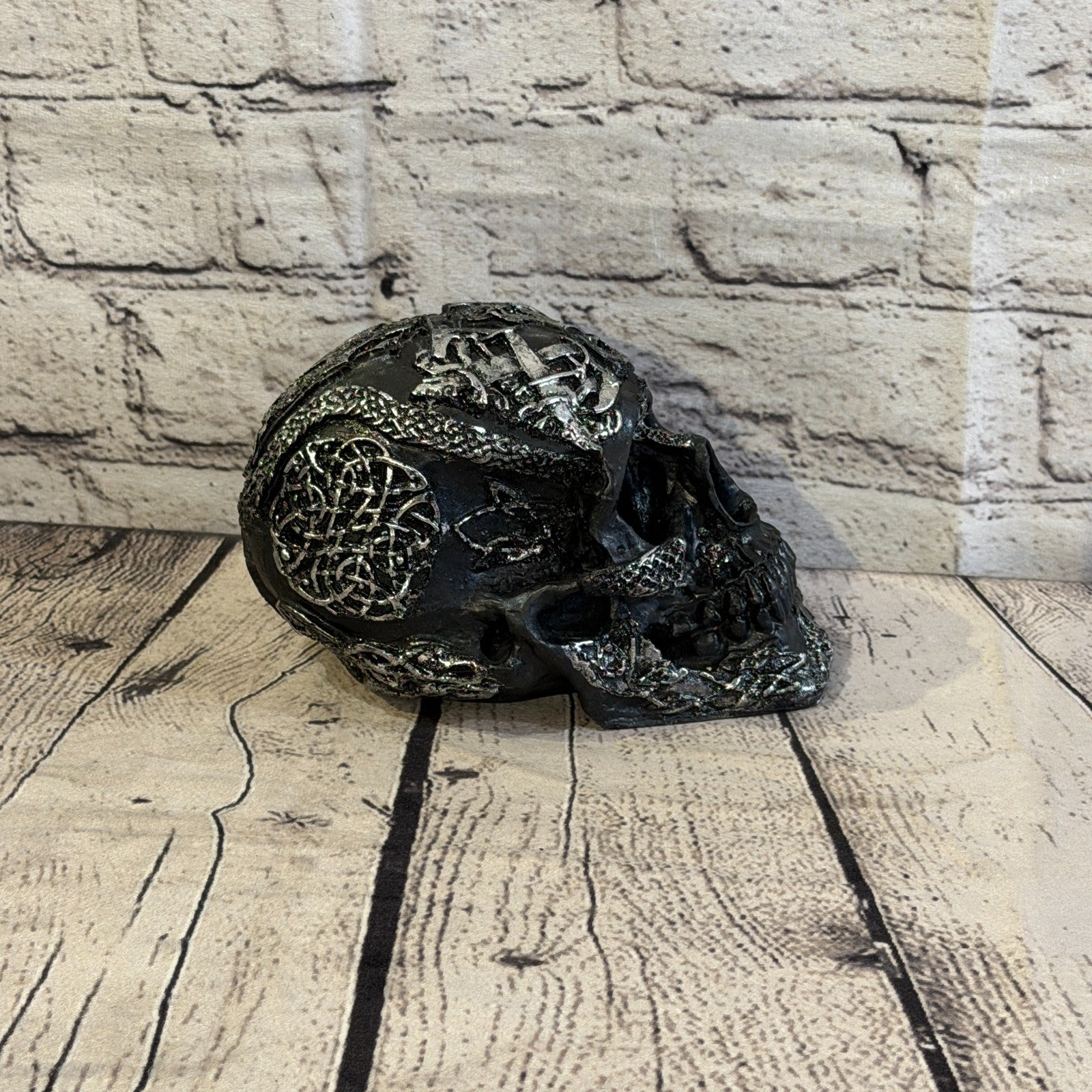 Black Silver 15cm x 10cm Gothic Celtic Knot Skull Crucifix Statue Resin3