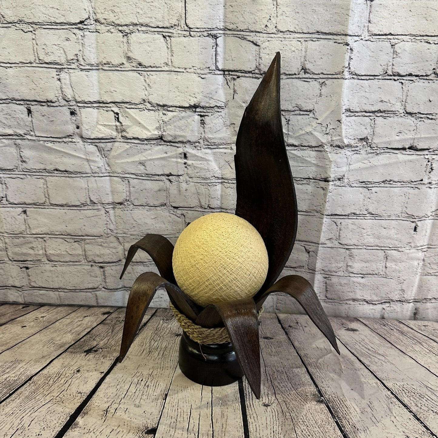 White Brown Leaf Natural 50cm Tall Leaf Lamp Twist LED UK Mains Plug Design 101