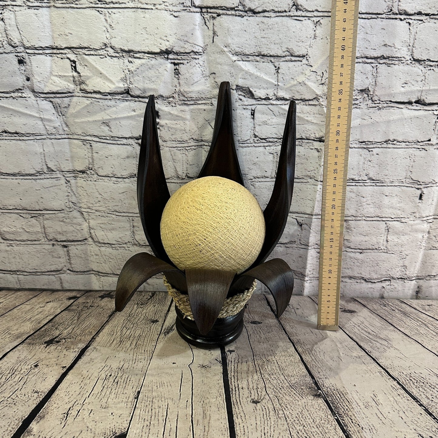 White Dark Brown Natural 35cm Tall Leaf Lamp Twist LED UK Mains Plug Design 34