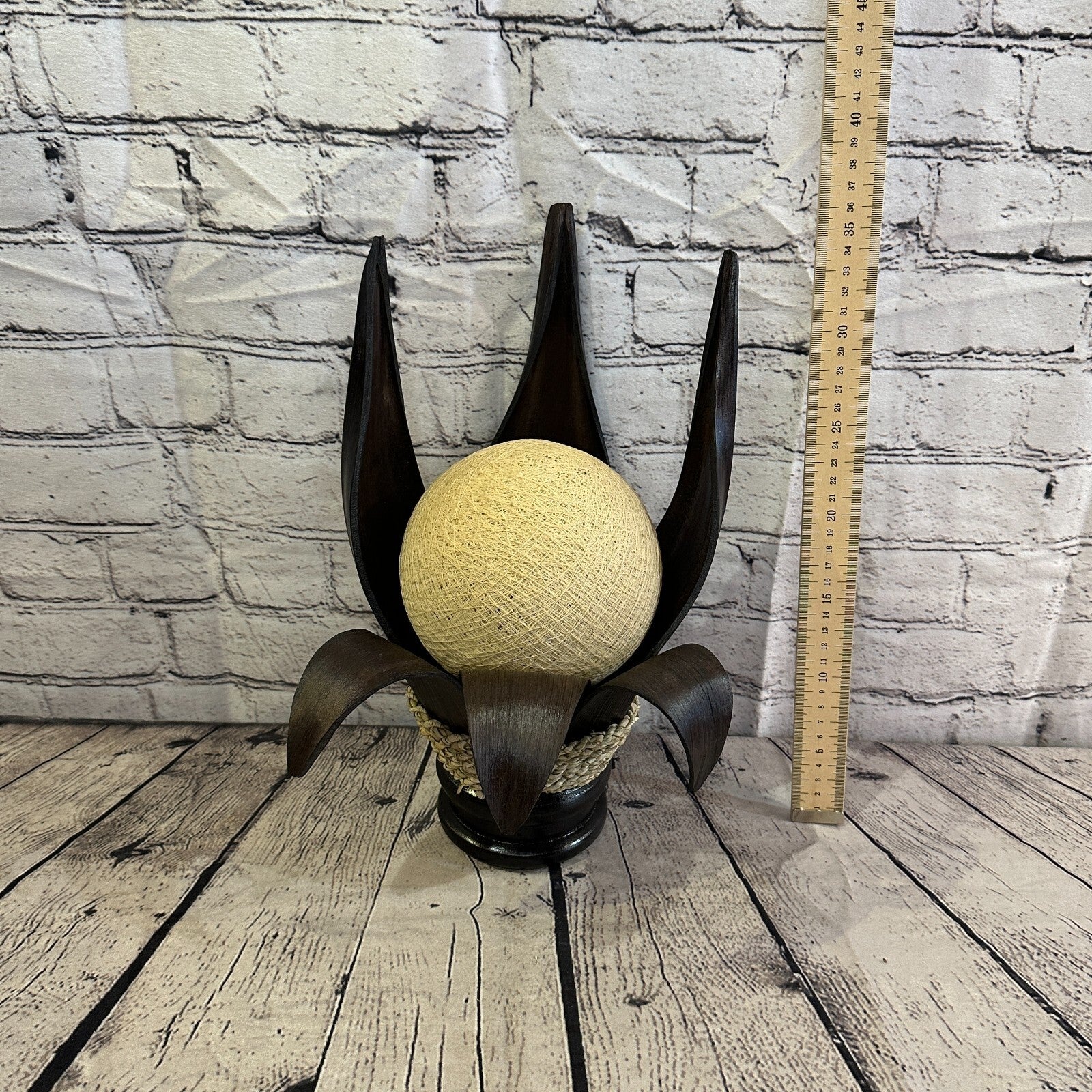 White Dark Brown Natural 35cm Tall Leaf Lamp Twist LED UK Mains Plug Design 34