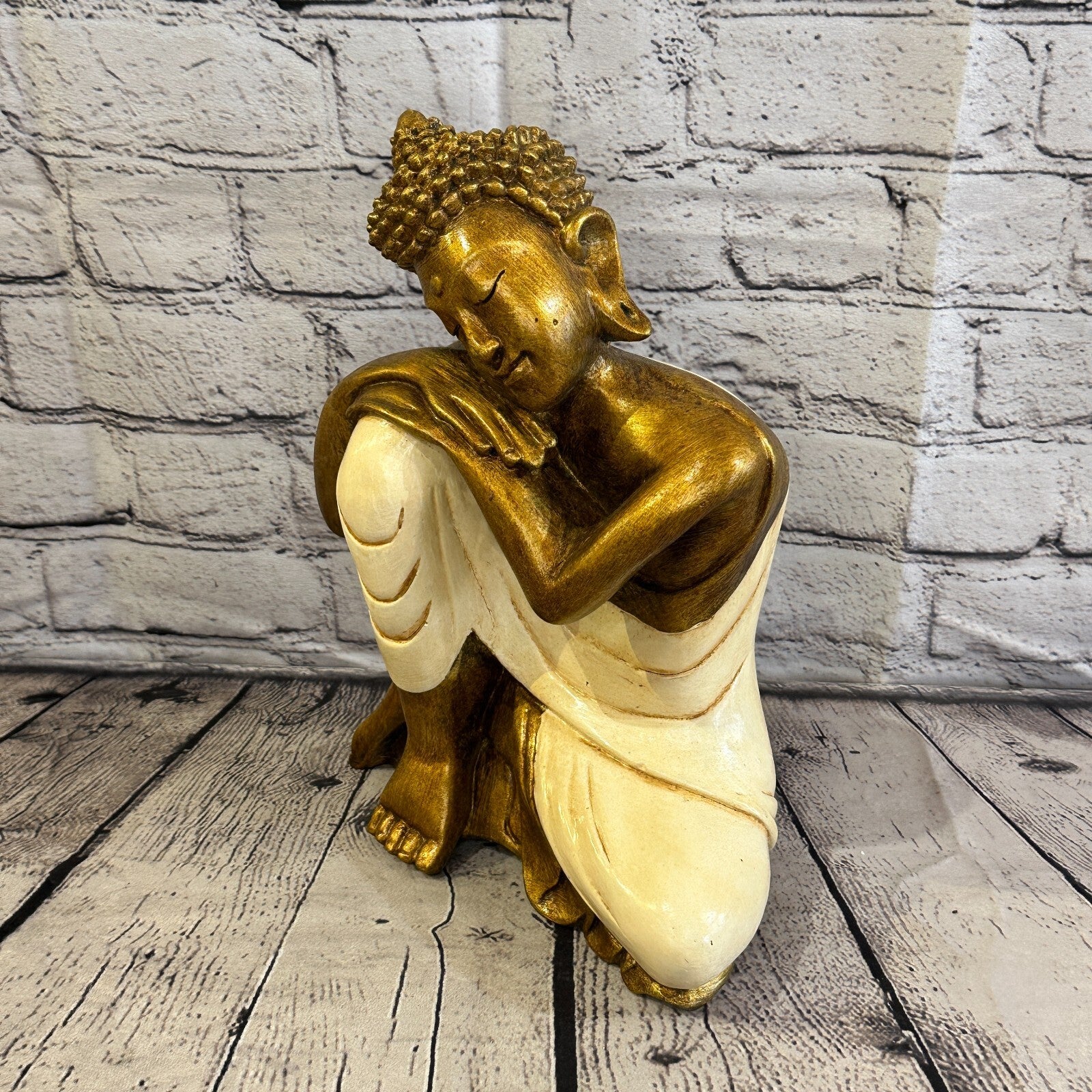 White & Bronze 30cm x 20cm Thai Kneeling Buddha Sitting  Statue Resin Hindu1