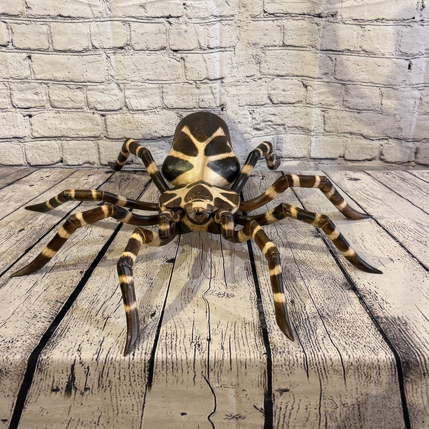 45cm x 35cm Wooden Spider Carving Hand Carved Walking Spider Tarantula Statue4