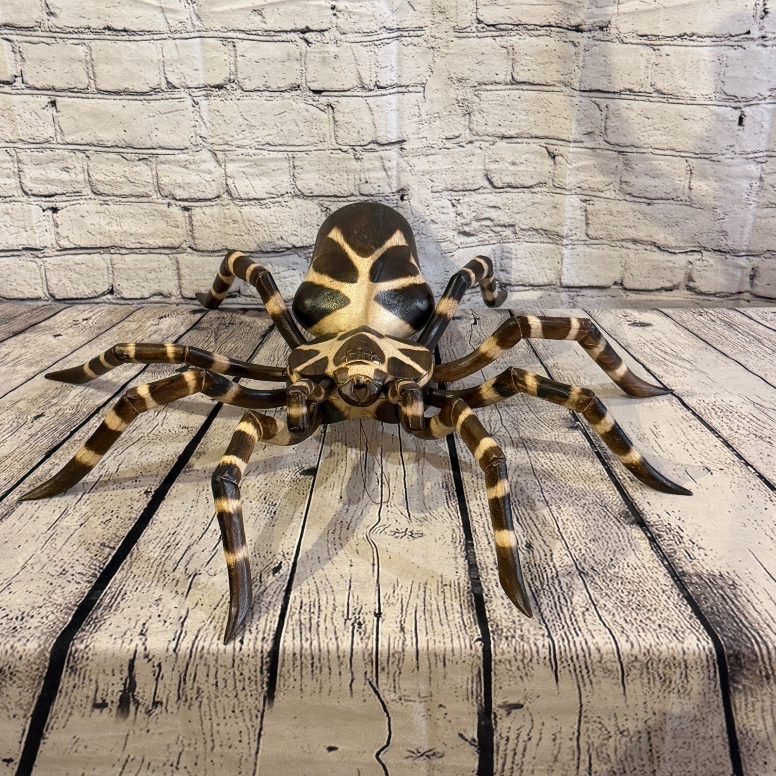 45cm x 35cm Wooden Spider Carving Hand Carved Walking Spider Tarantula Statue4