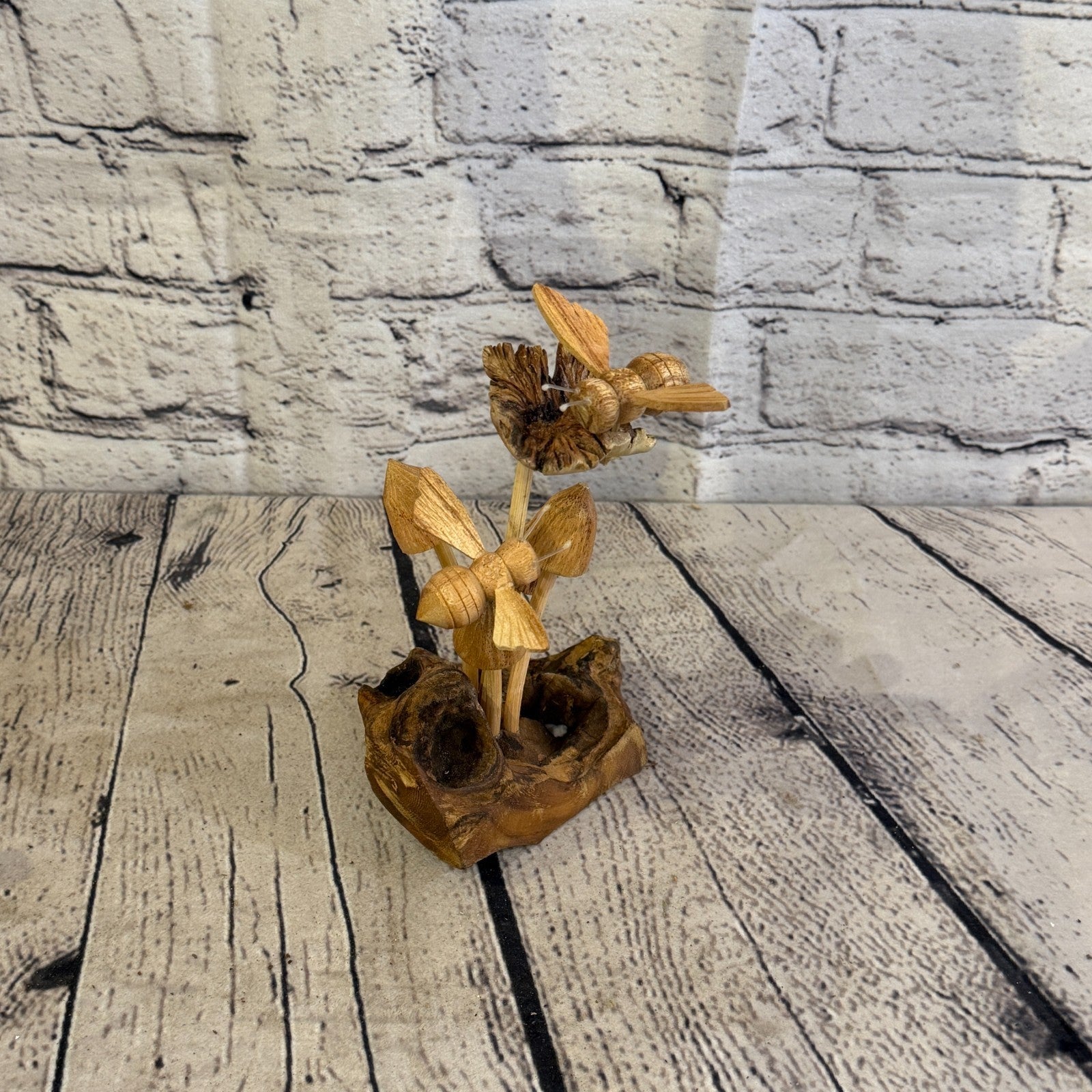 2 Bees On Mushroom Stand Bee Parasite Wood Ornament Natural Carving Wooden0
