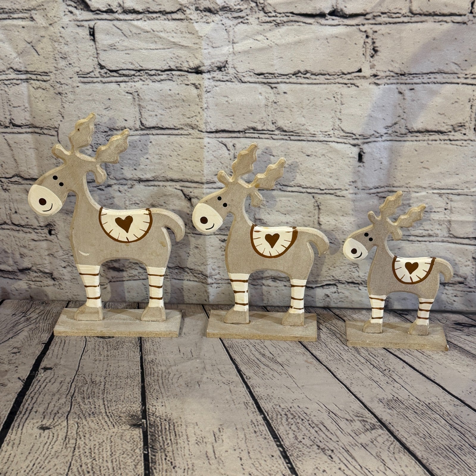 18cm x 10cm Grey Heart Handcrafted Wood Reindeer Xmas Christmas Ornament Antlers8