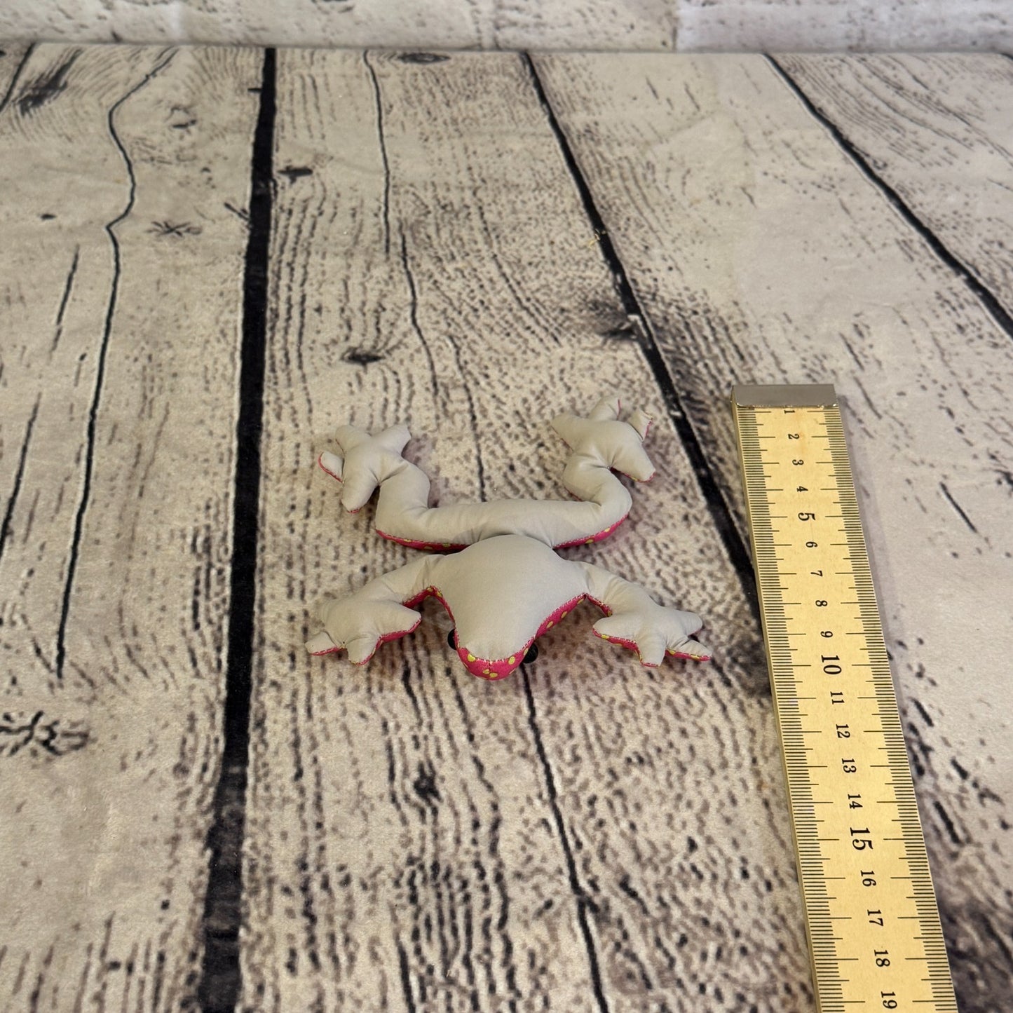 Colourful Sand Animal Frog Toy Party Stocking Filler Stress Relief Fidget 10cm3