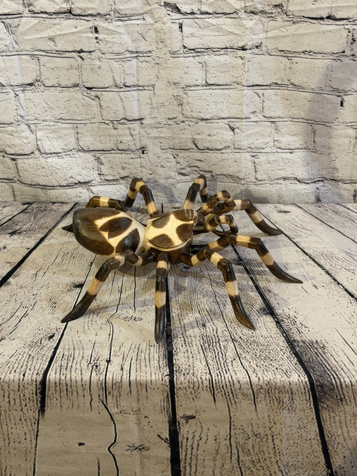 40cm x 30cm Wooden Spider Carving Hand Carved Walking Spider Tarantula Statue6