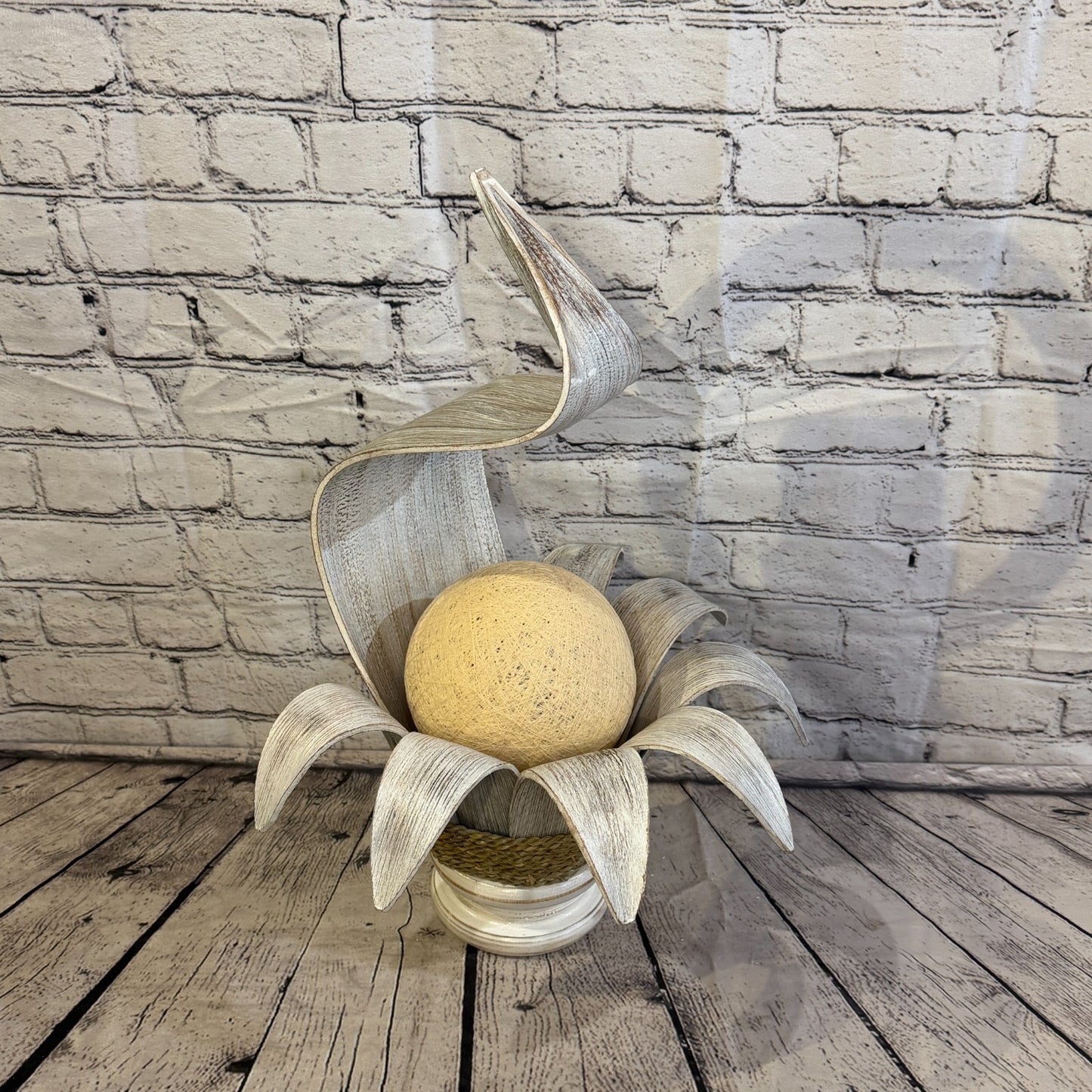 White Light White Natural 50cm Tall Leaf Lamp Twist LED UK Mains Plug Design 72