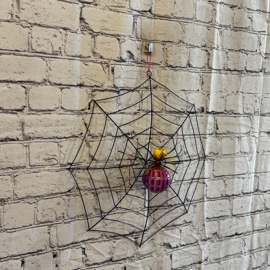 40cm x 40cm Purple Spider On Web Bug Metal Tin Wall Hanging Ornament Statue0