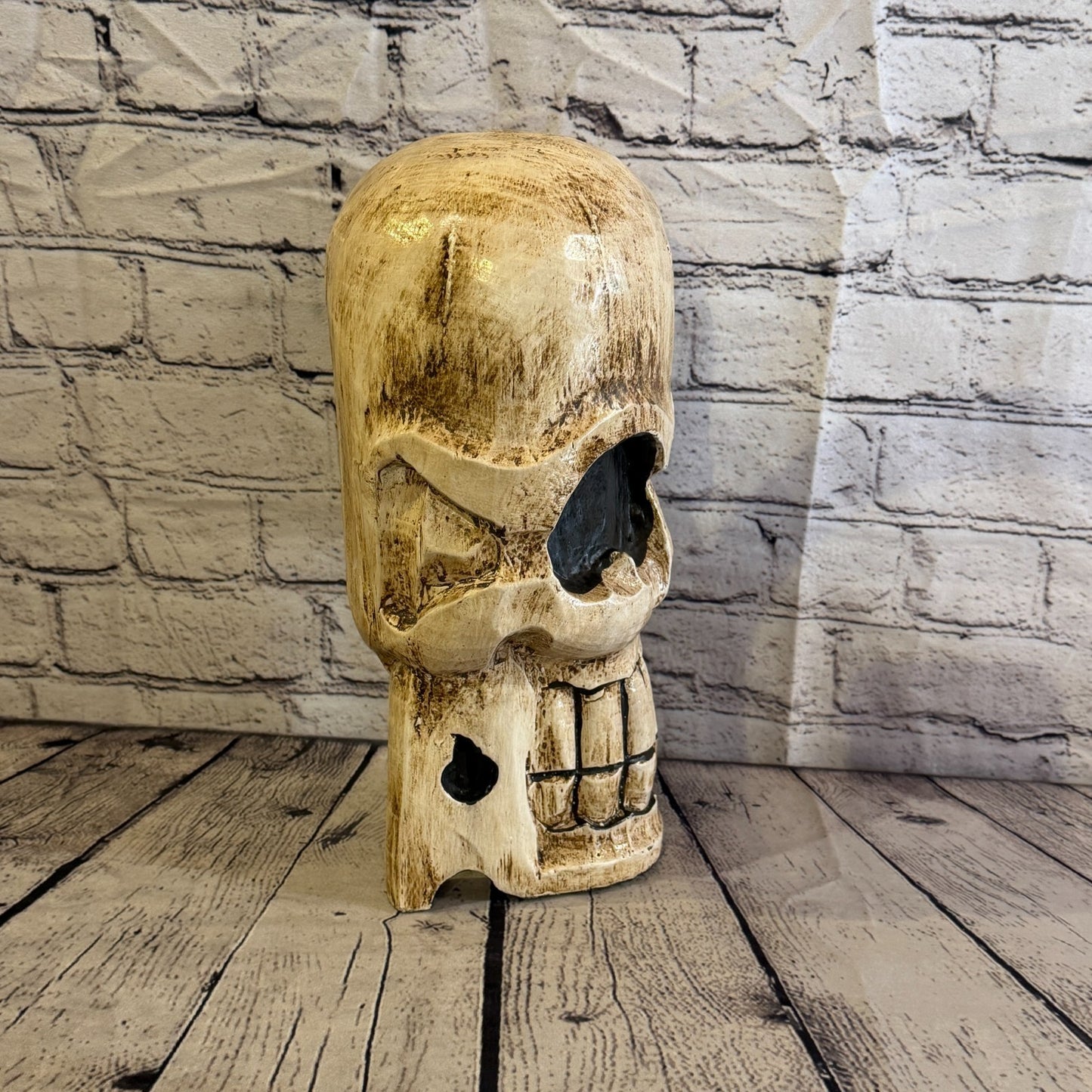 30cm x 15cm Single Skull Round Wooden Statue Coffee Bar Restaurant Garden Pub3