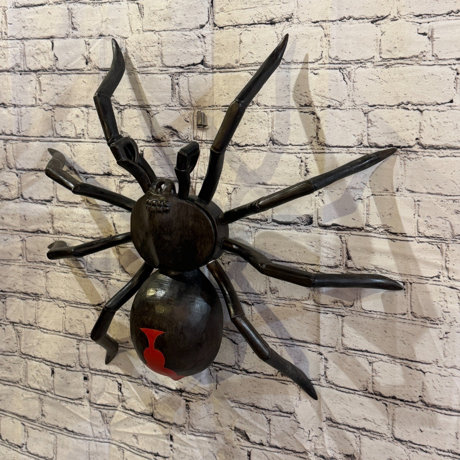 45cm x 35cm Black Widow Wooden Spider Carving Hand Walking Tarantula Statue1