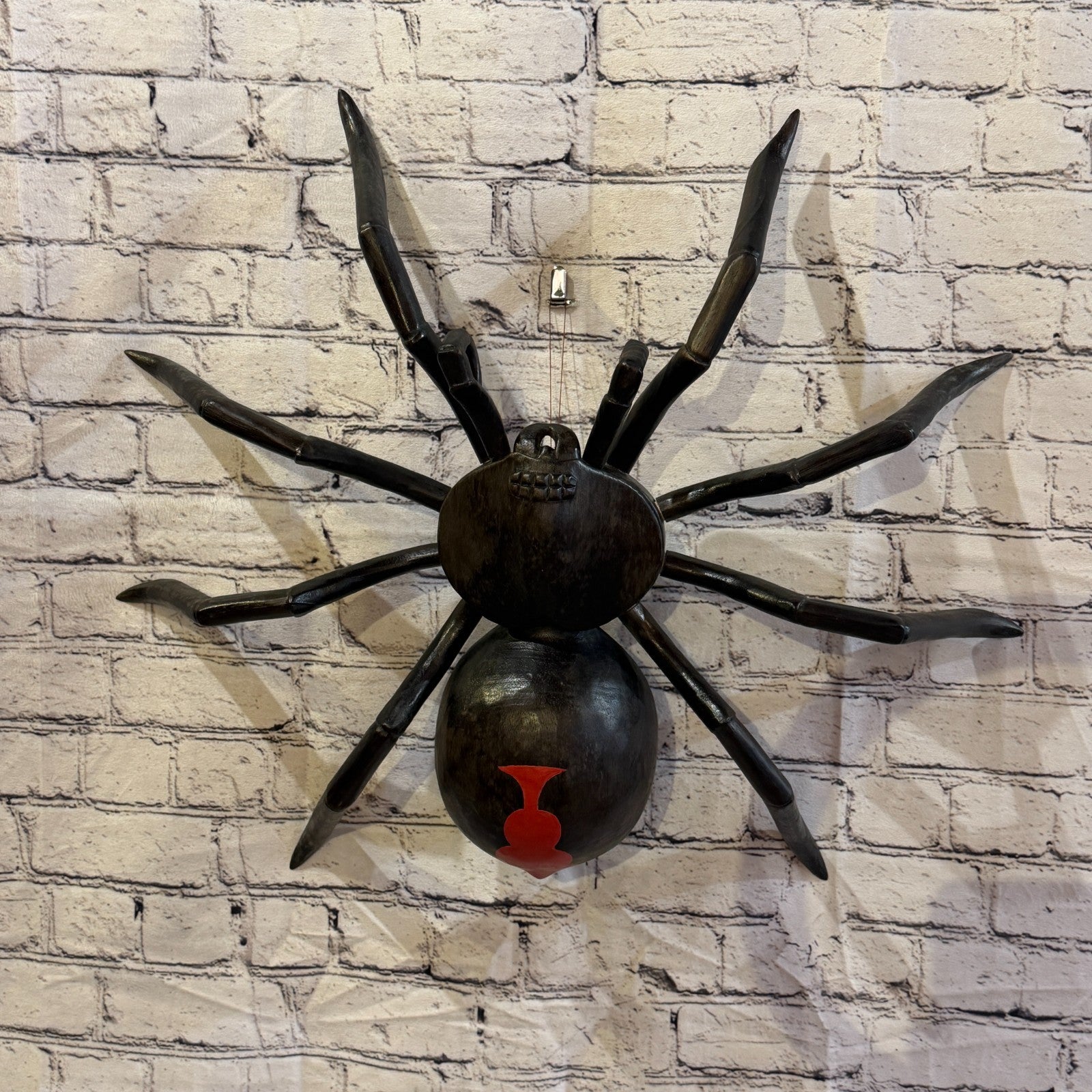 45cm x 35cm Black Widow Wooden Spider Carving Hand Walking Tarantula Statue2