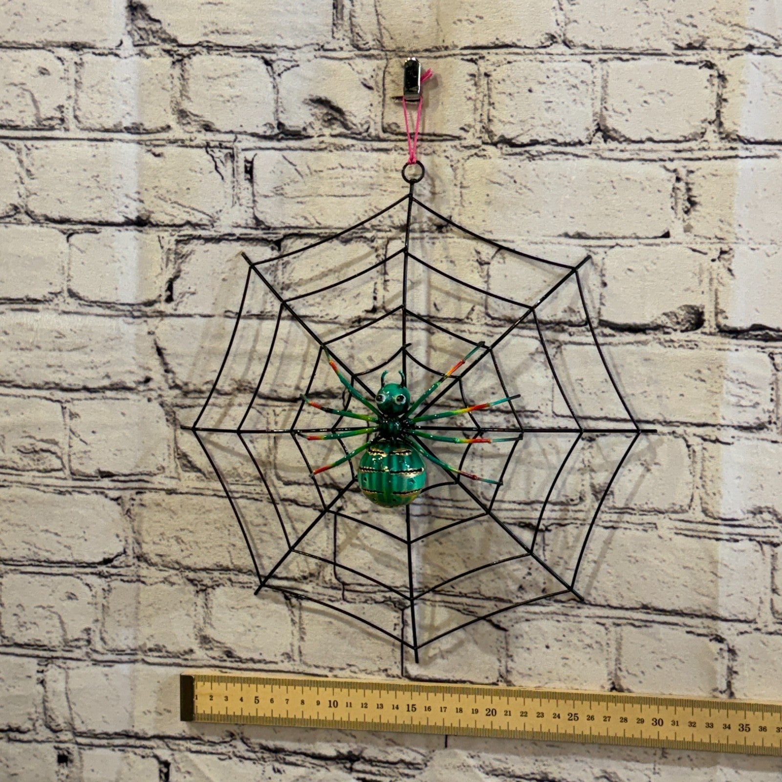 30cm x 30cm Green Spider On Web Bug Metal Tin Wall Hanging Ornament Statue3