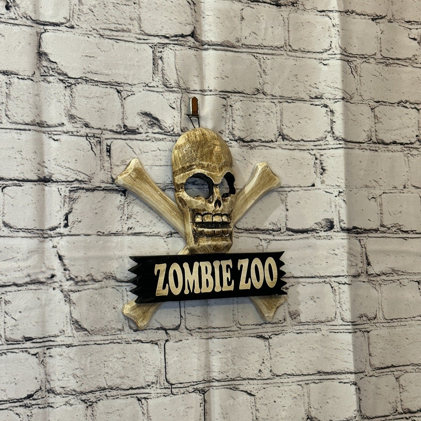 Skull & Crossbones Zombie Zoo Pirate Sign Door Plaque 20cm x 20cm Handmade0